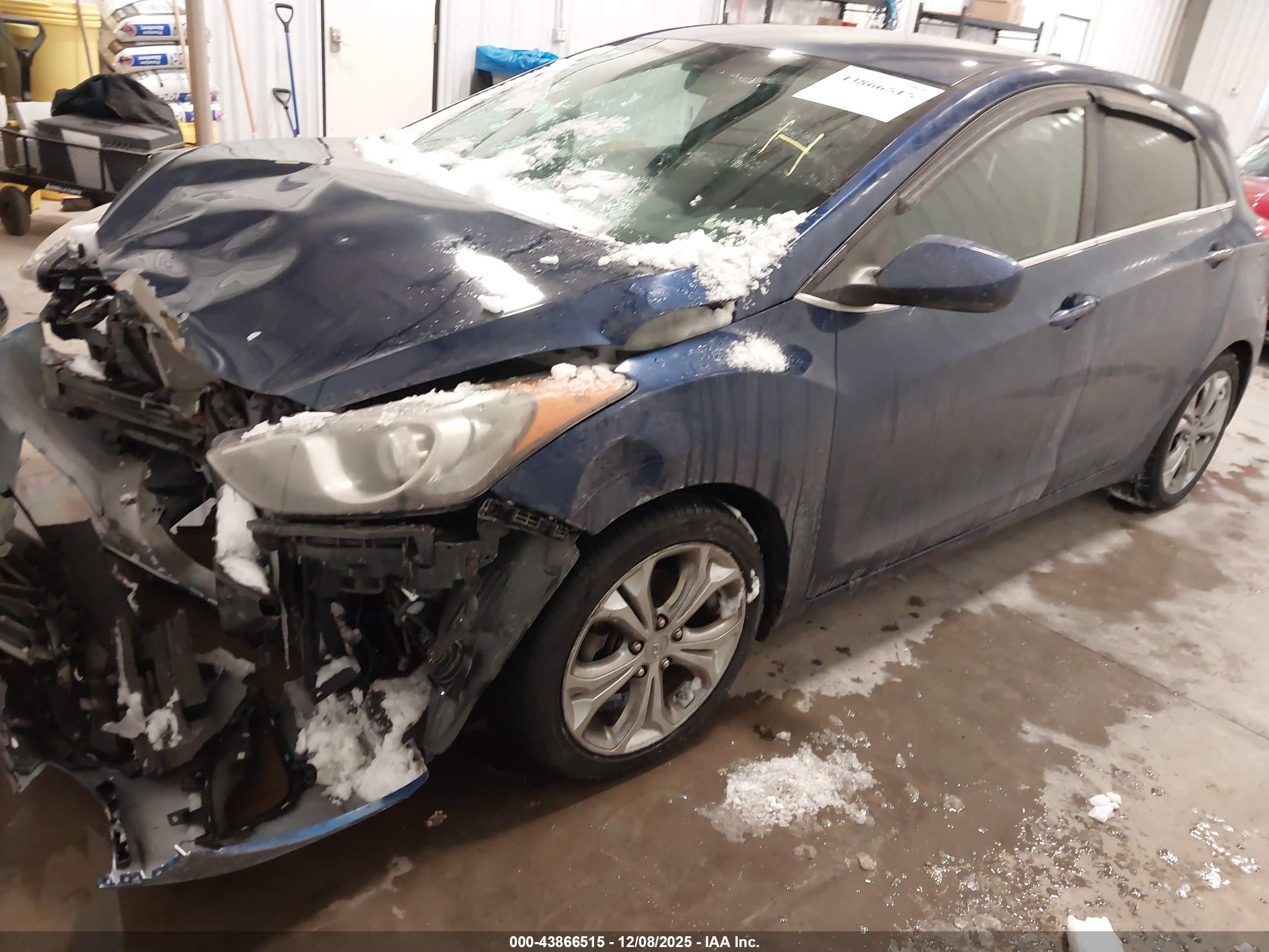 HYUNDAI ELANTRA image 2
