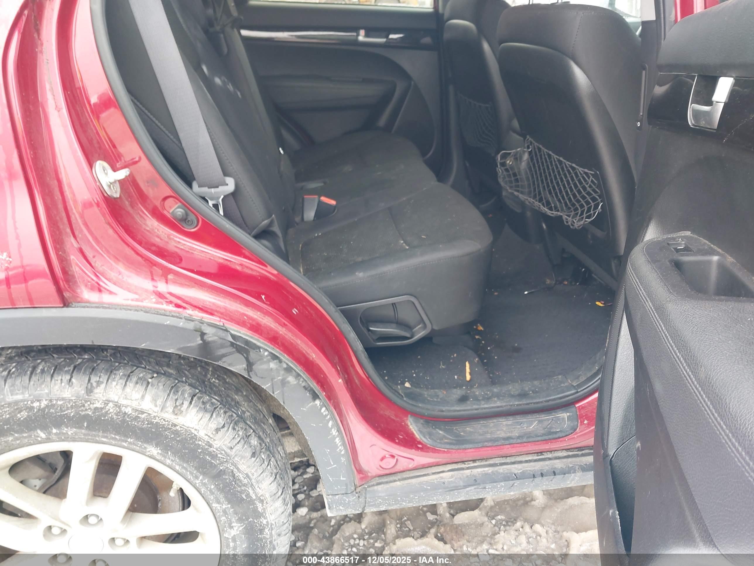 KIA SORENTO image 8