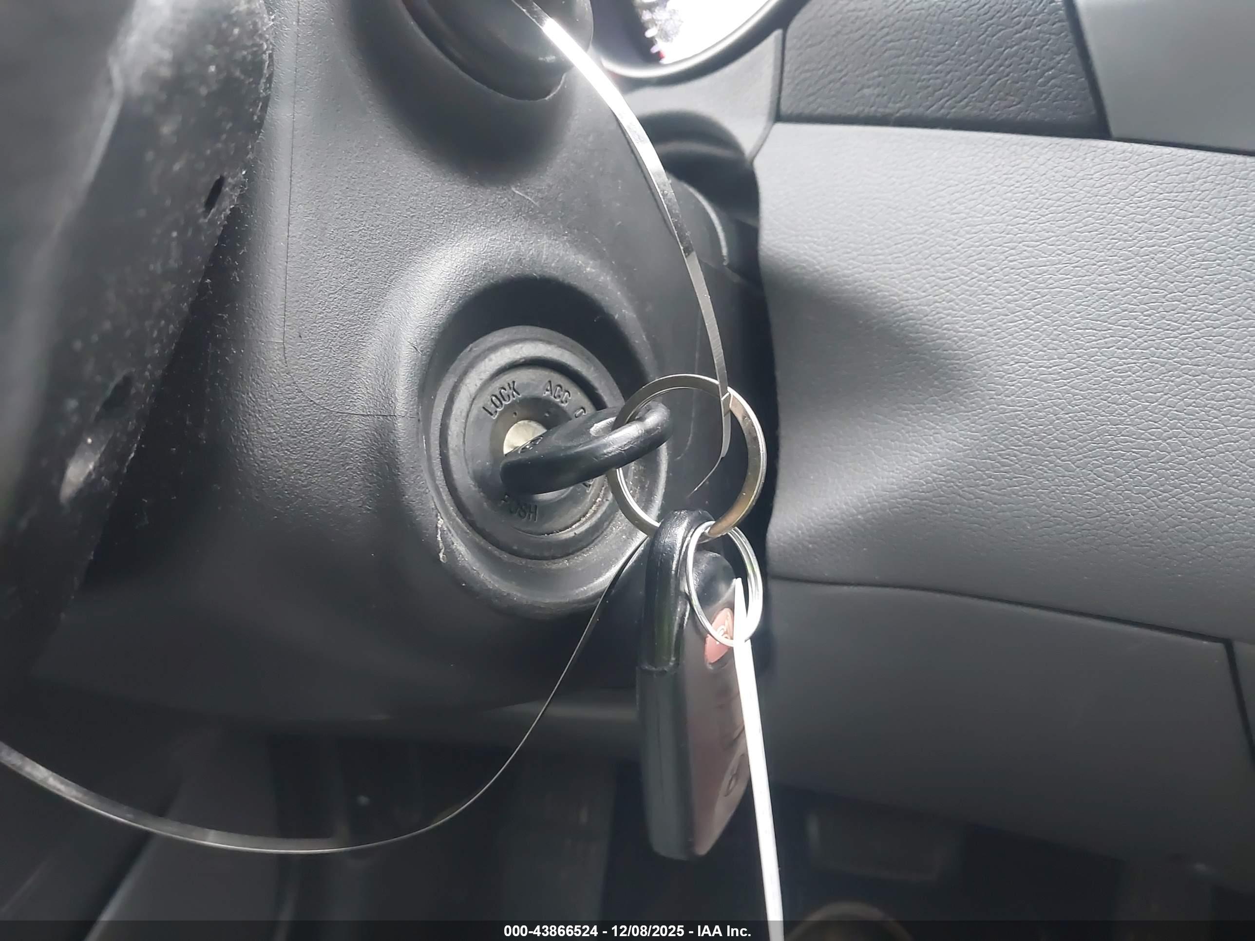 HYUNDAI ELANTRA image 11