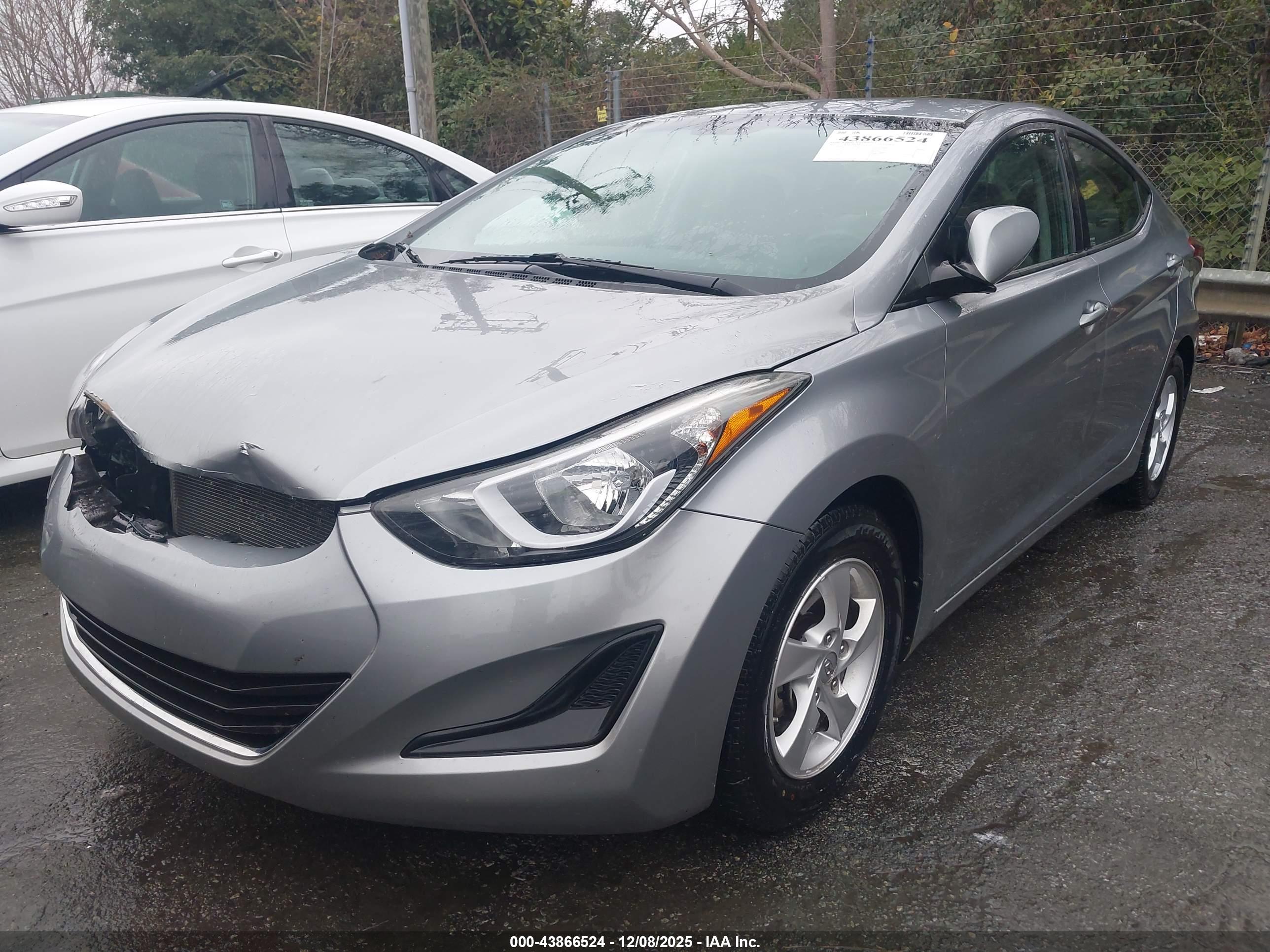 HYUNDAI ELANTRA image 2