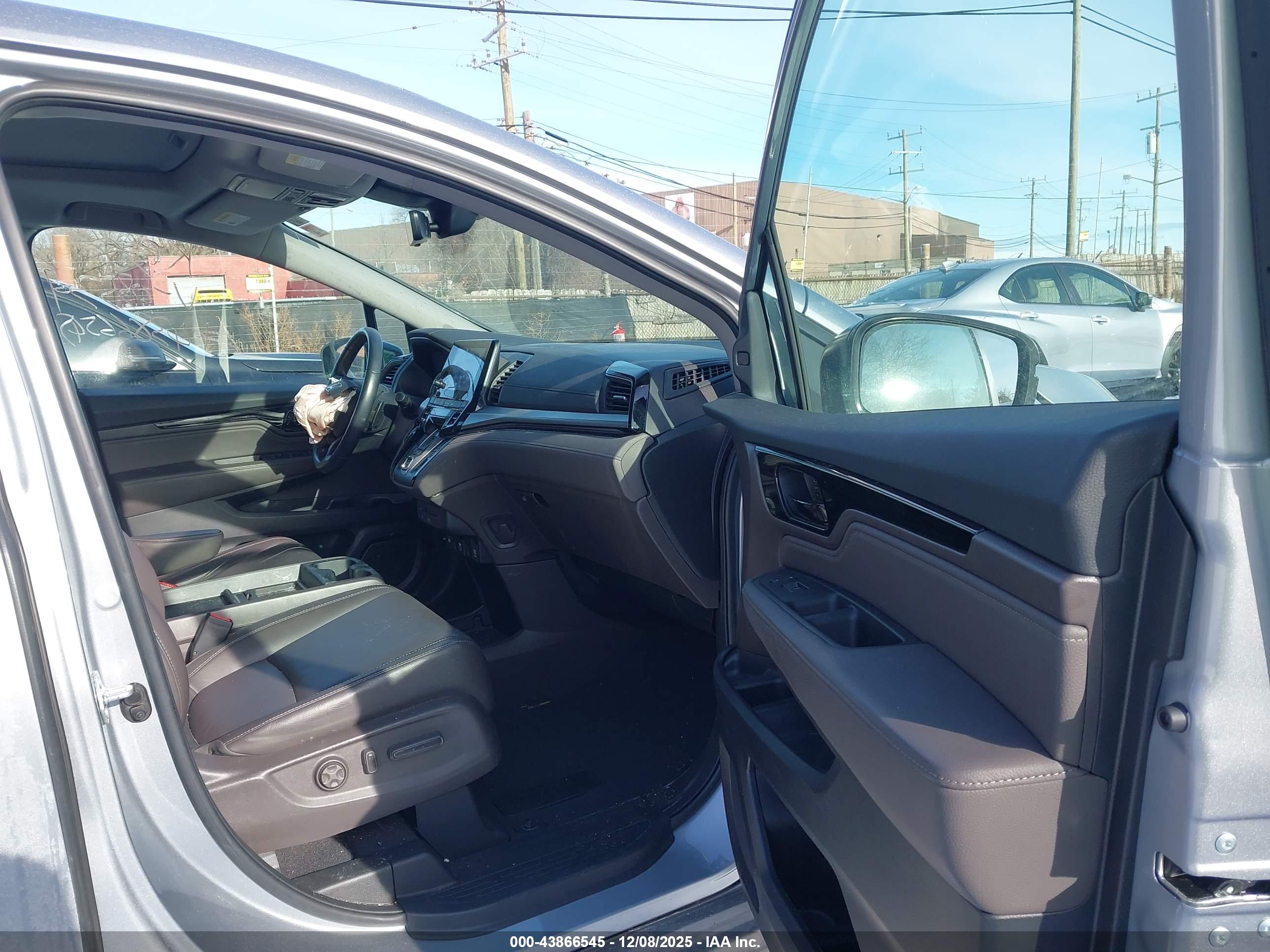 HONDA ODYSSEY image 5