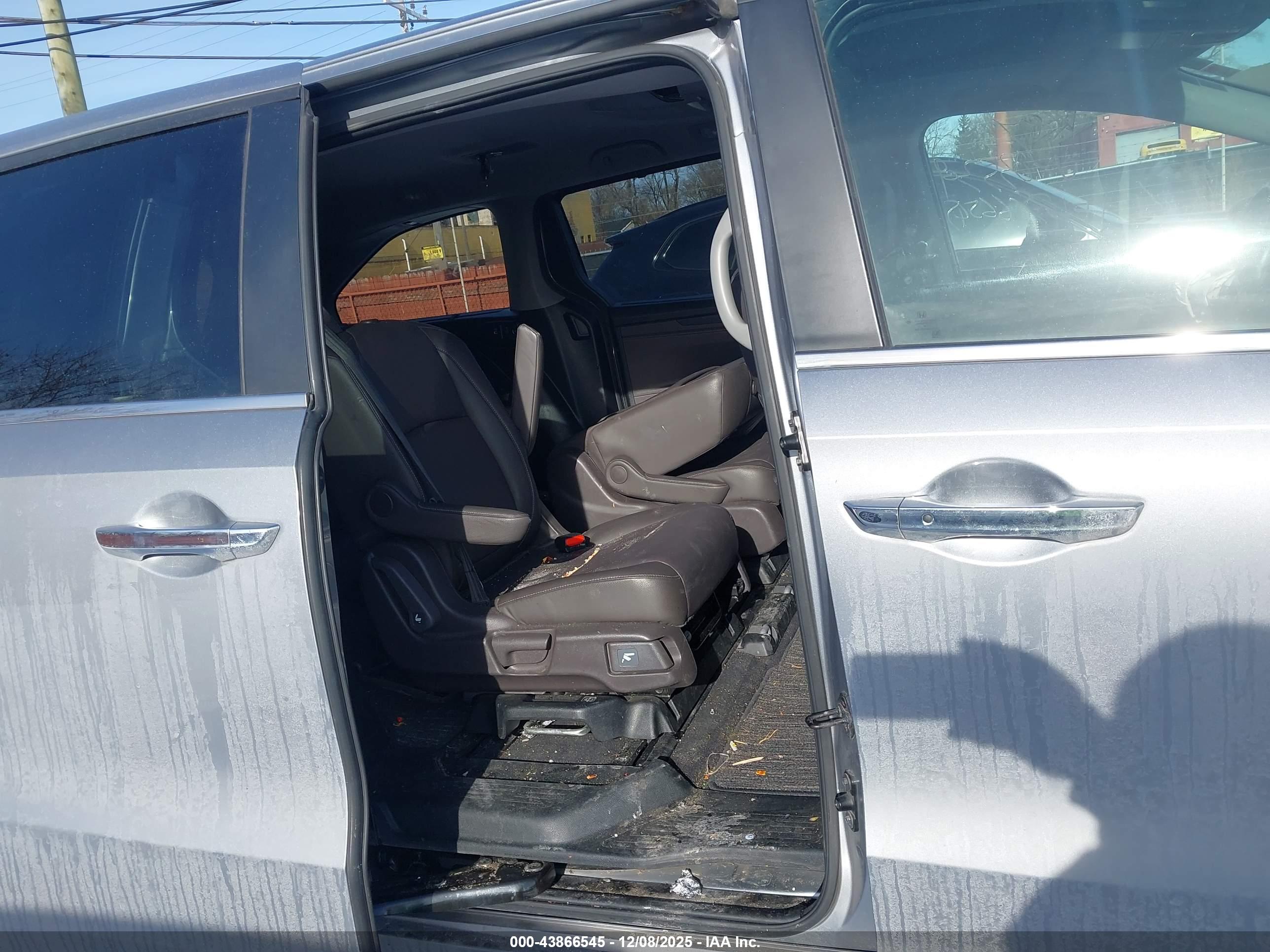 HONDA ODYSSEY image 8