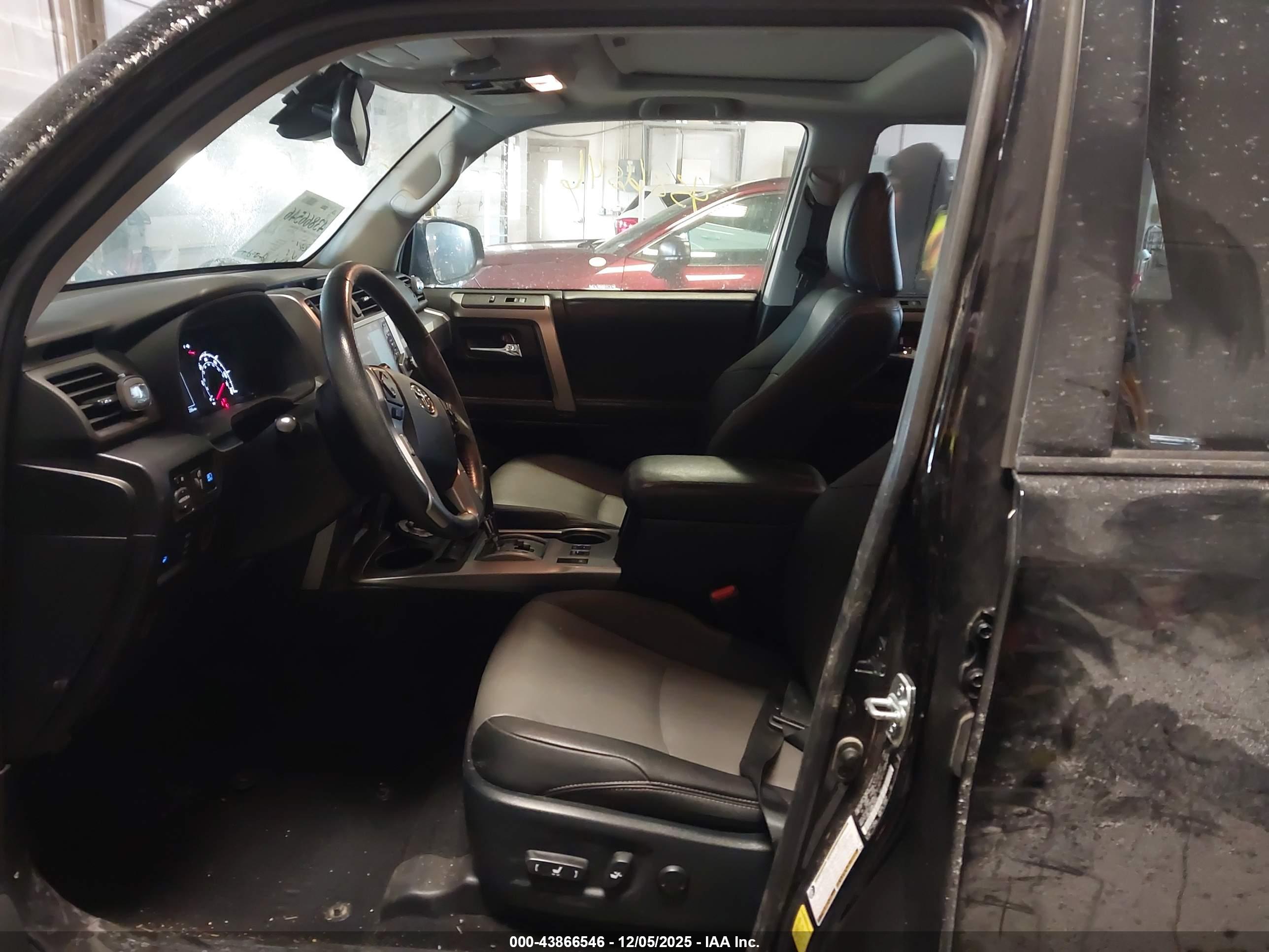 TOYOTA 4RUNNER image 5