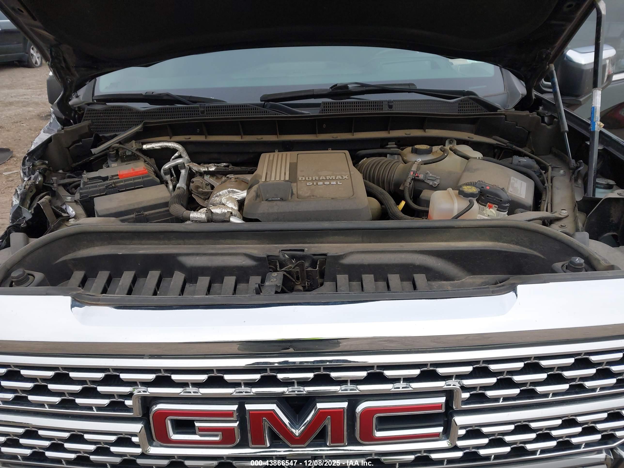 GMC SIERRA image 10