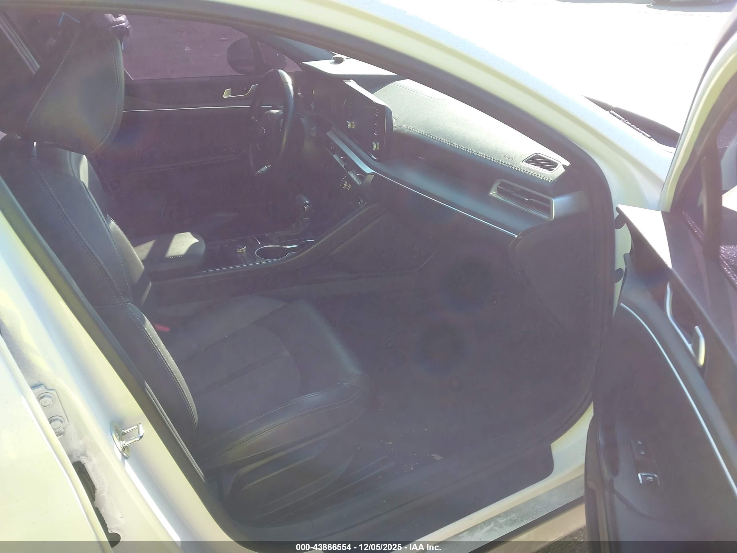 KIA K5 image 5