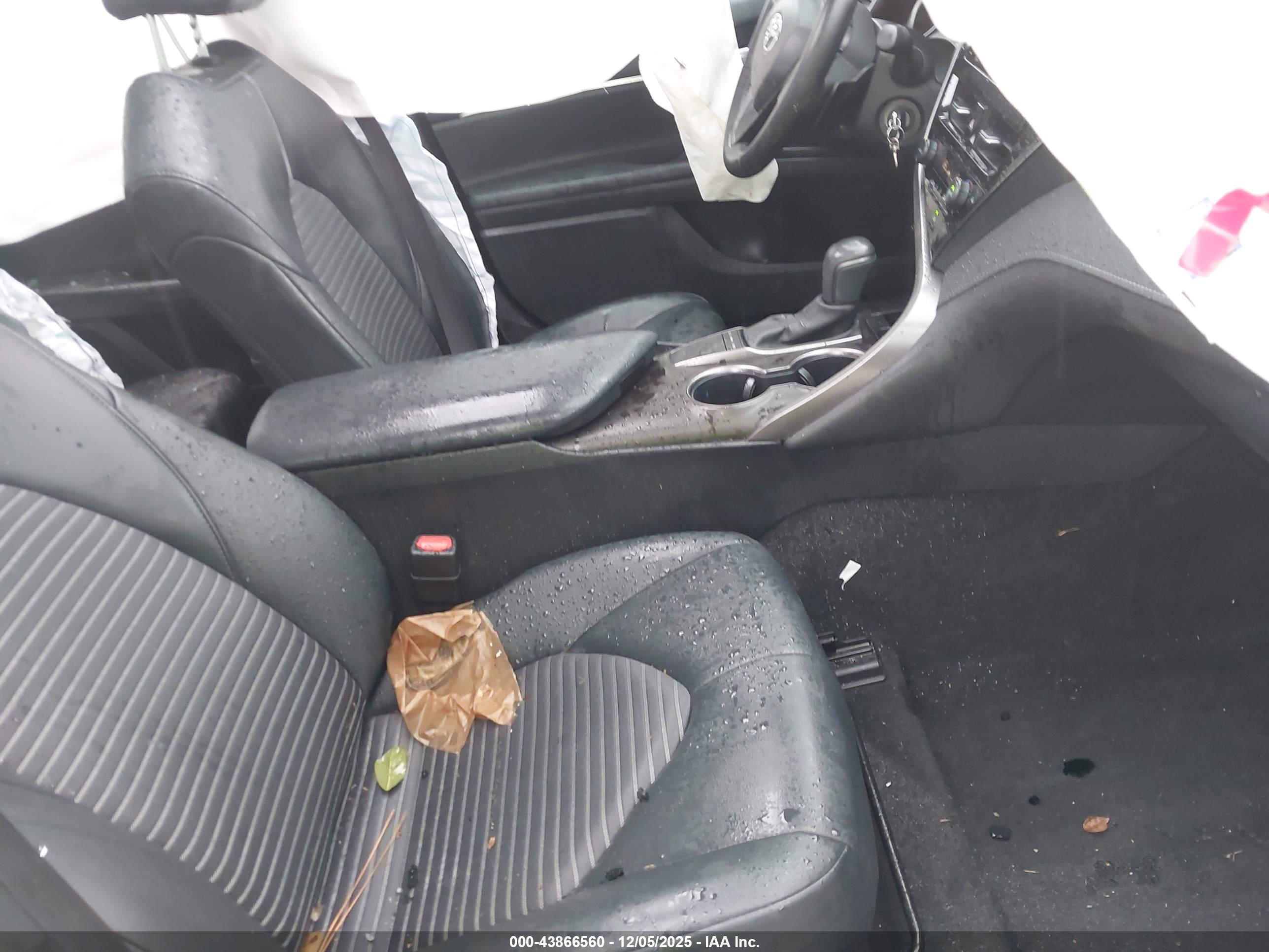 TOYOTA CAMRY image 5