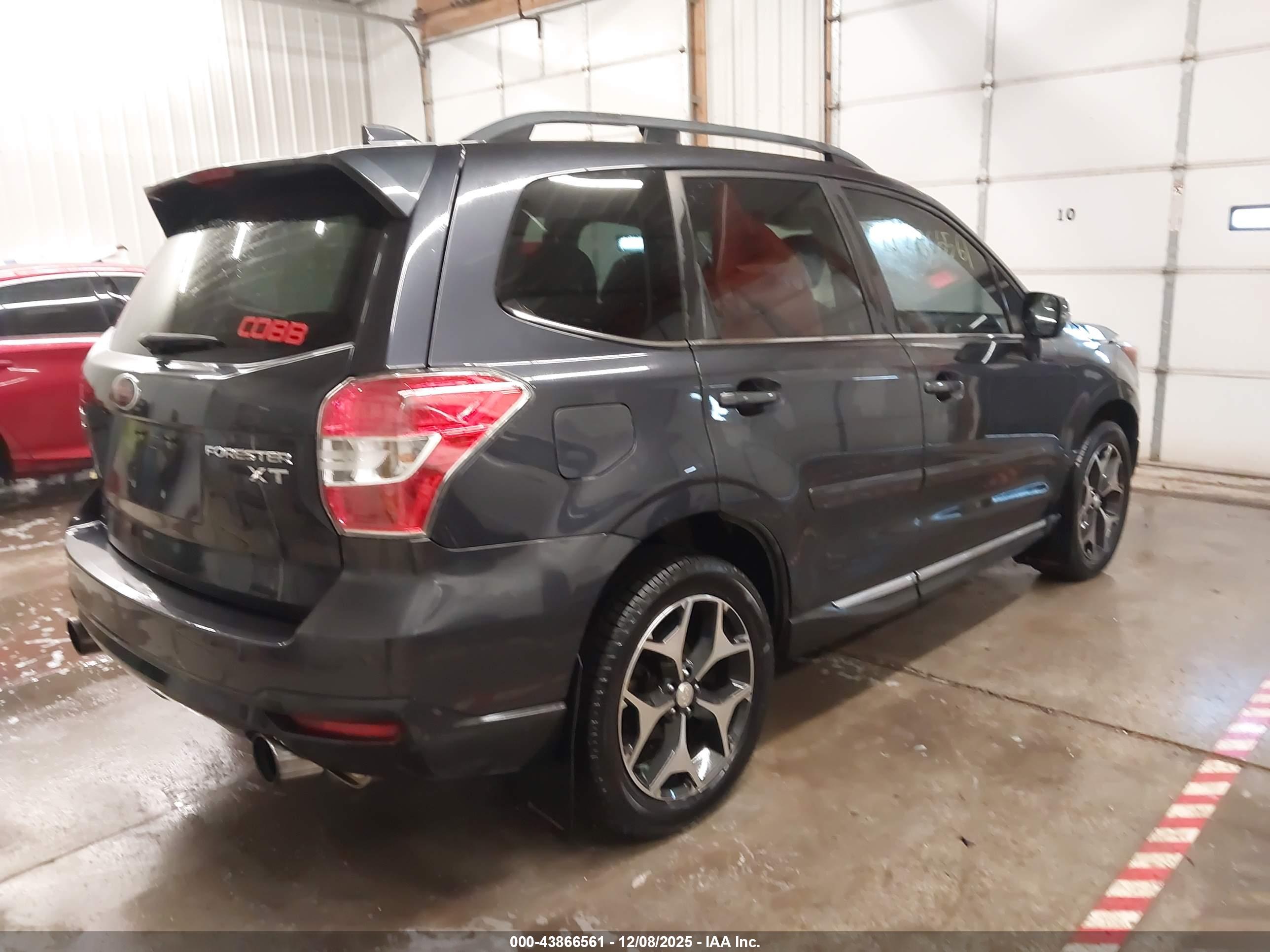 SUBARU FORESTER image 4