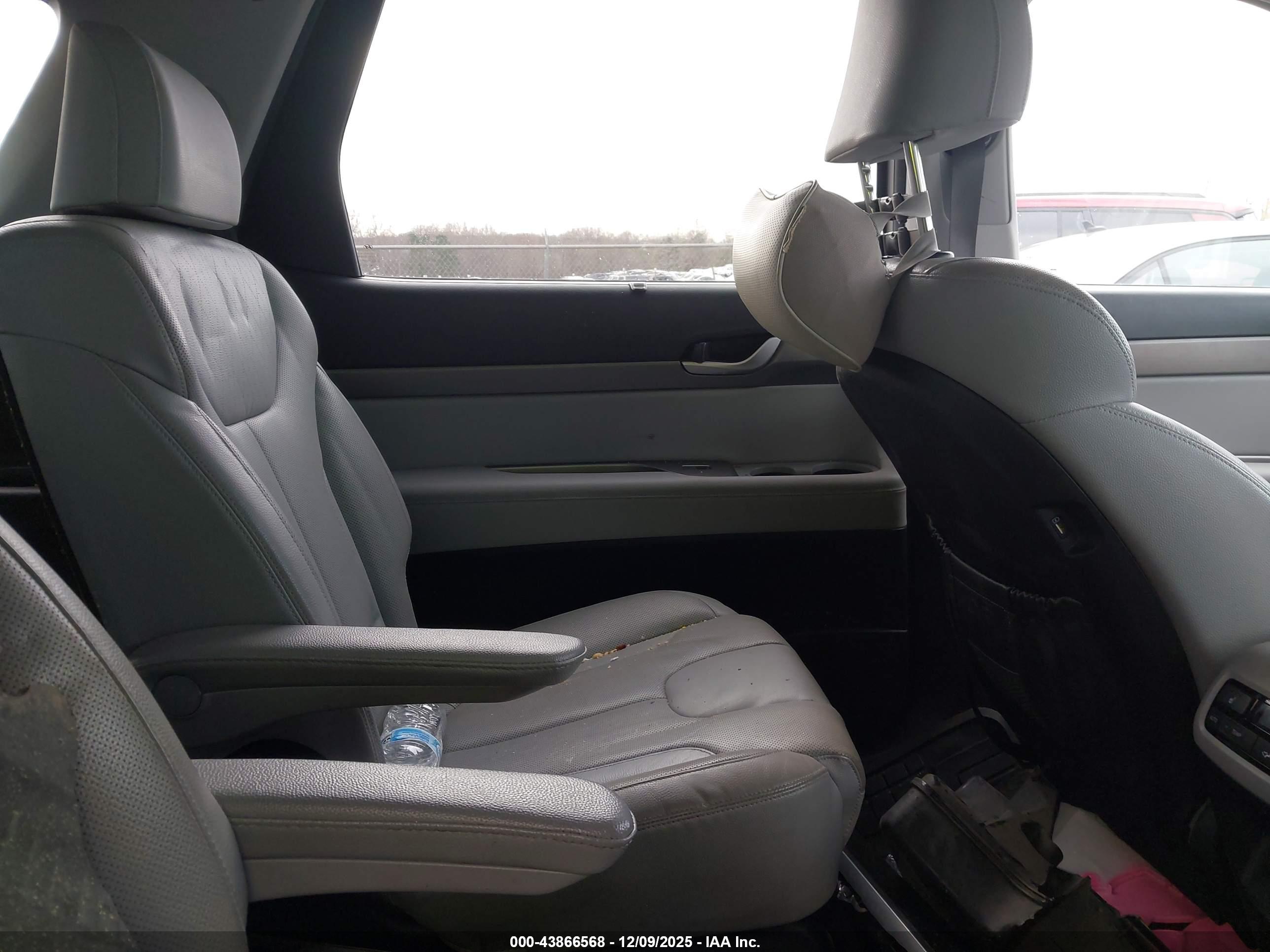 HYUNDAI PALISADE image 8