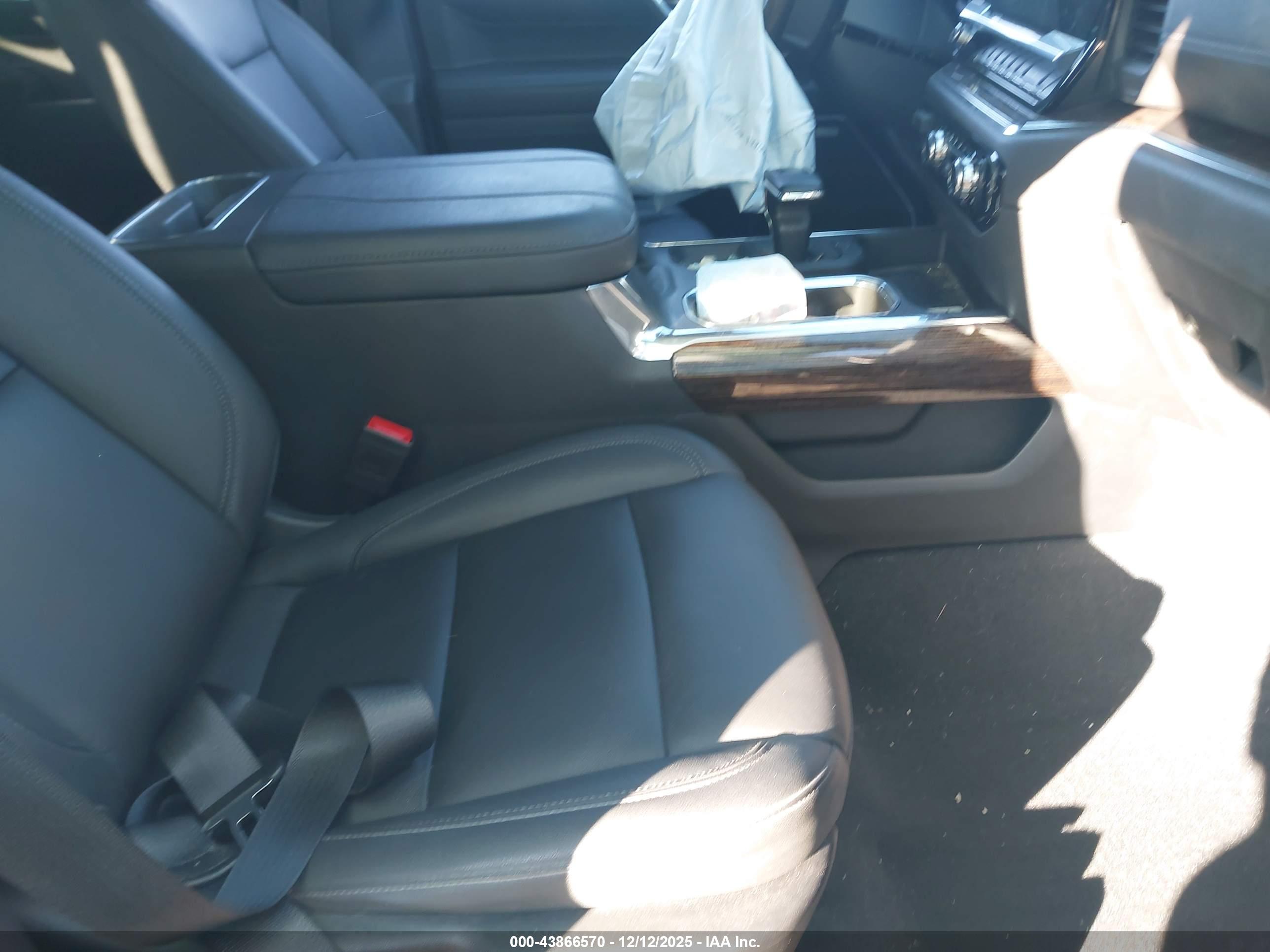 GMC SIERRA image 5