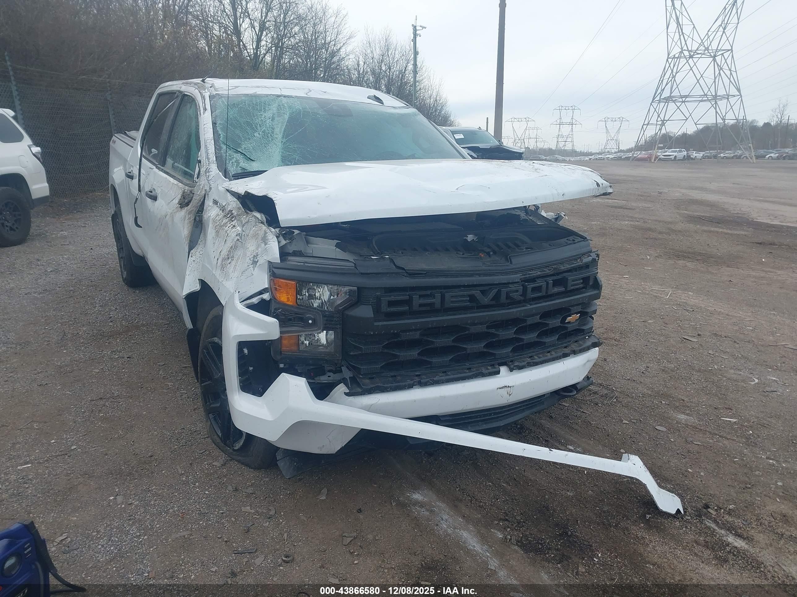 CHEVROLET SILVERADO image 6