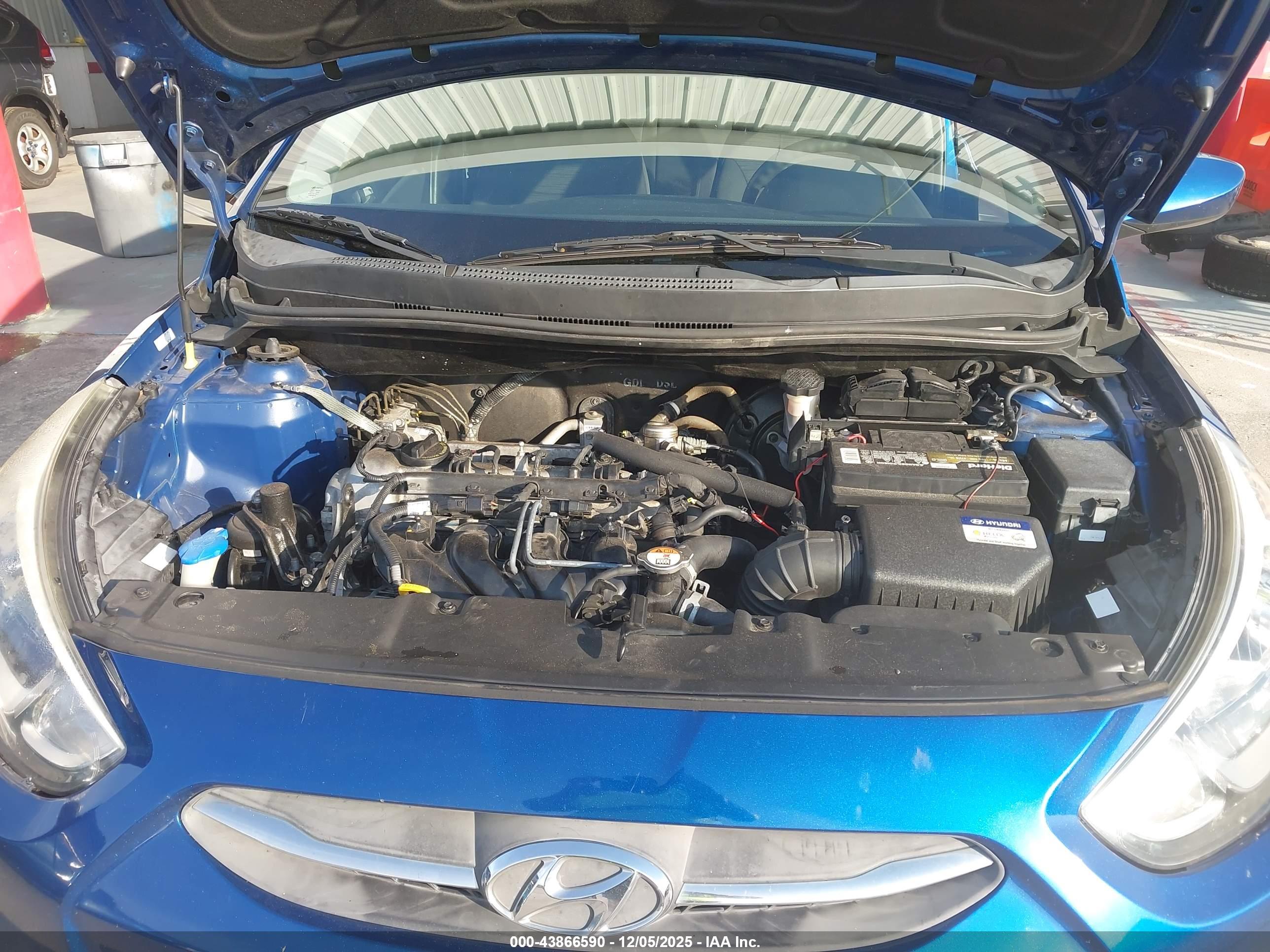 HYUNDAI ACCENT image 10