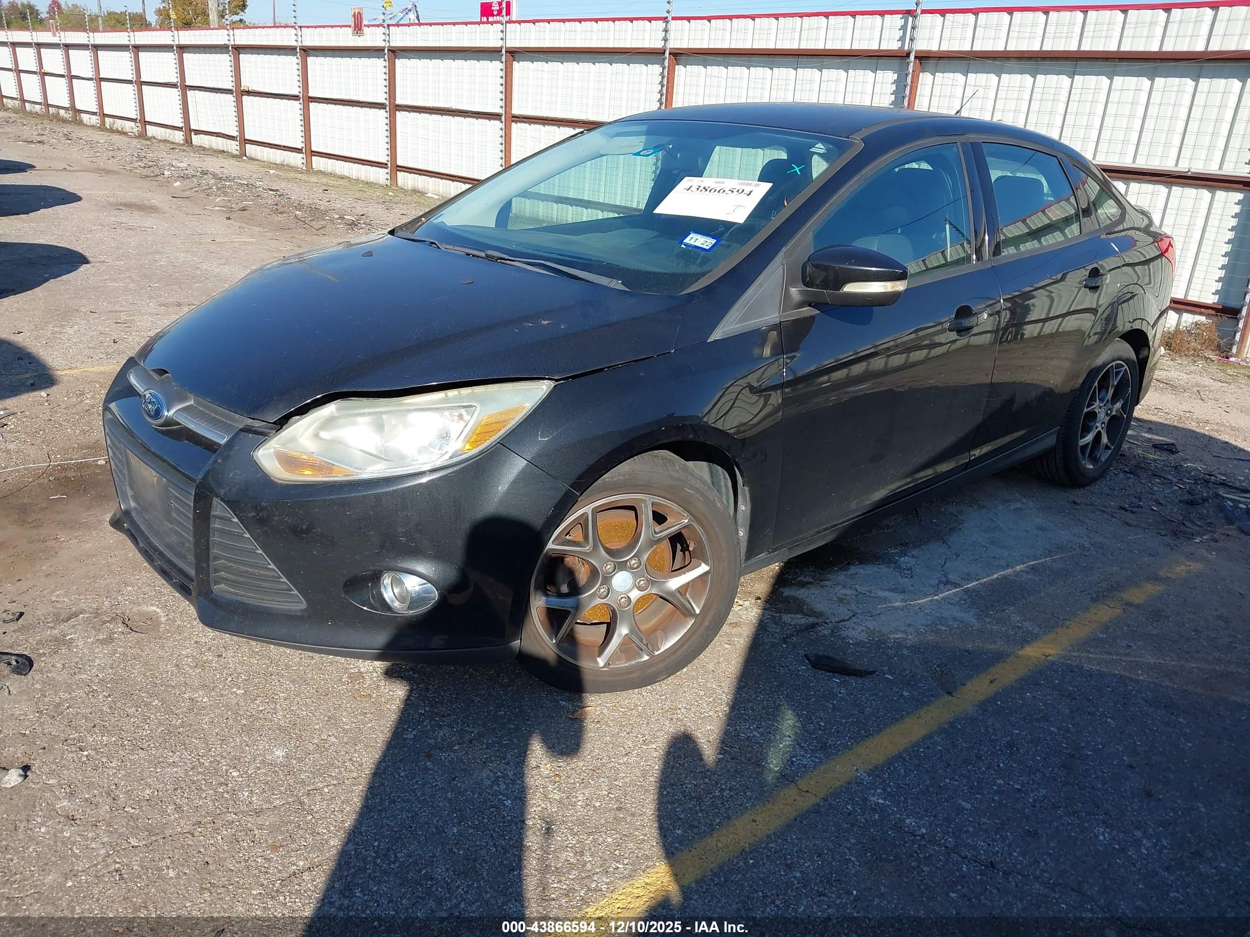 FORD FOCUS image 2