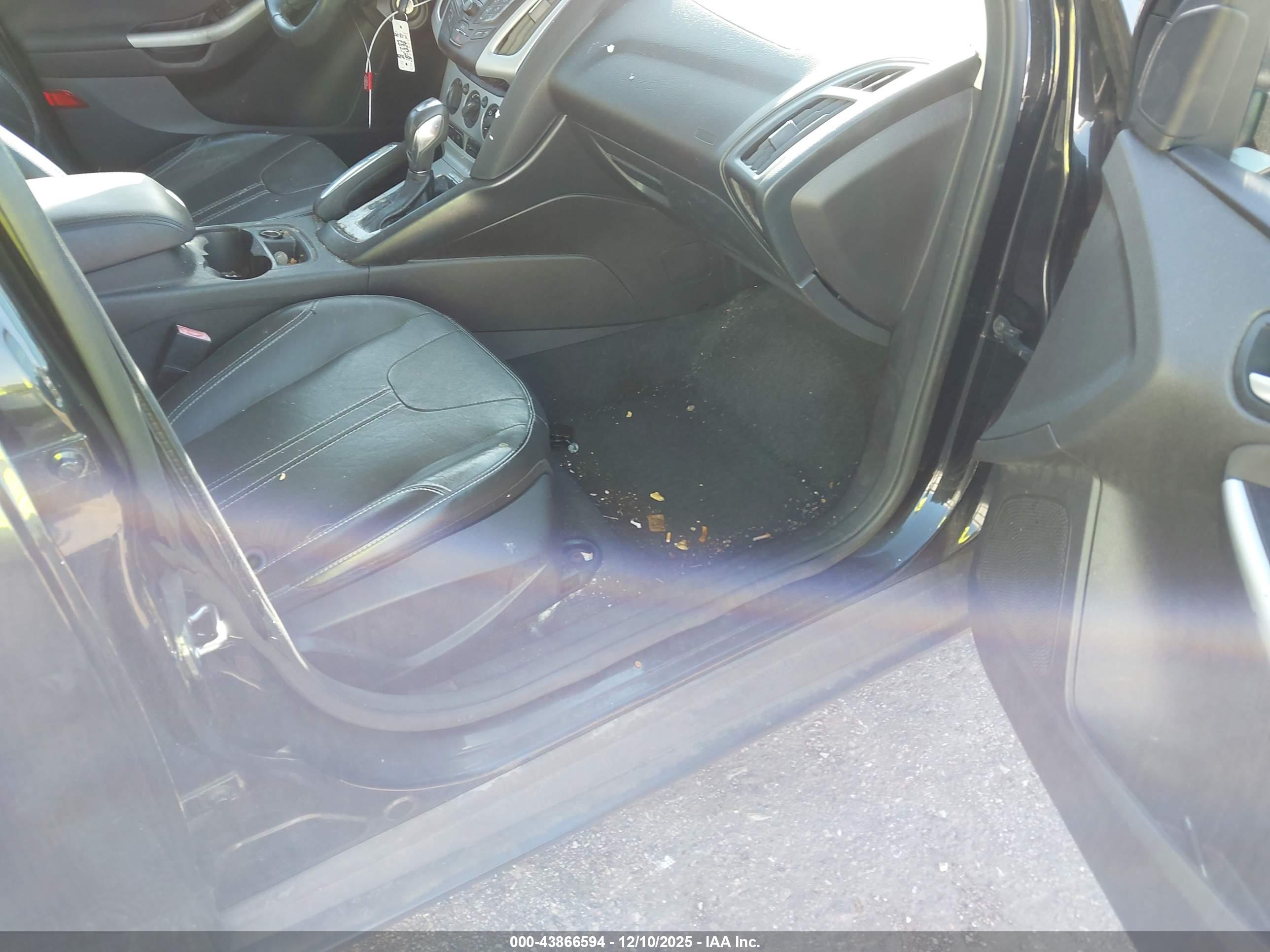FORD FOCUS image 5