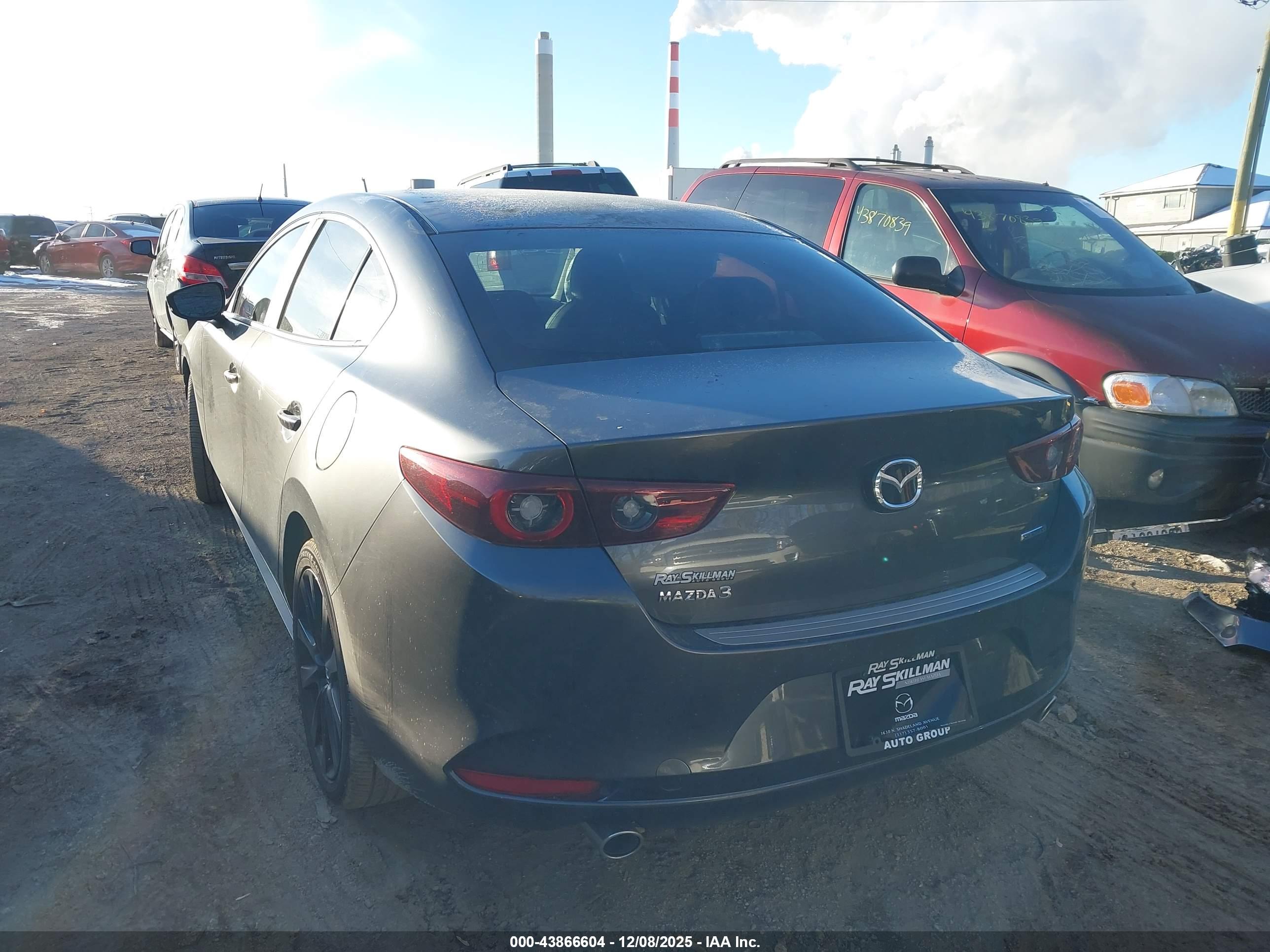 MAZDA MAZDA3 image 3