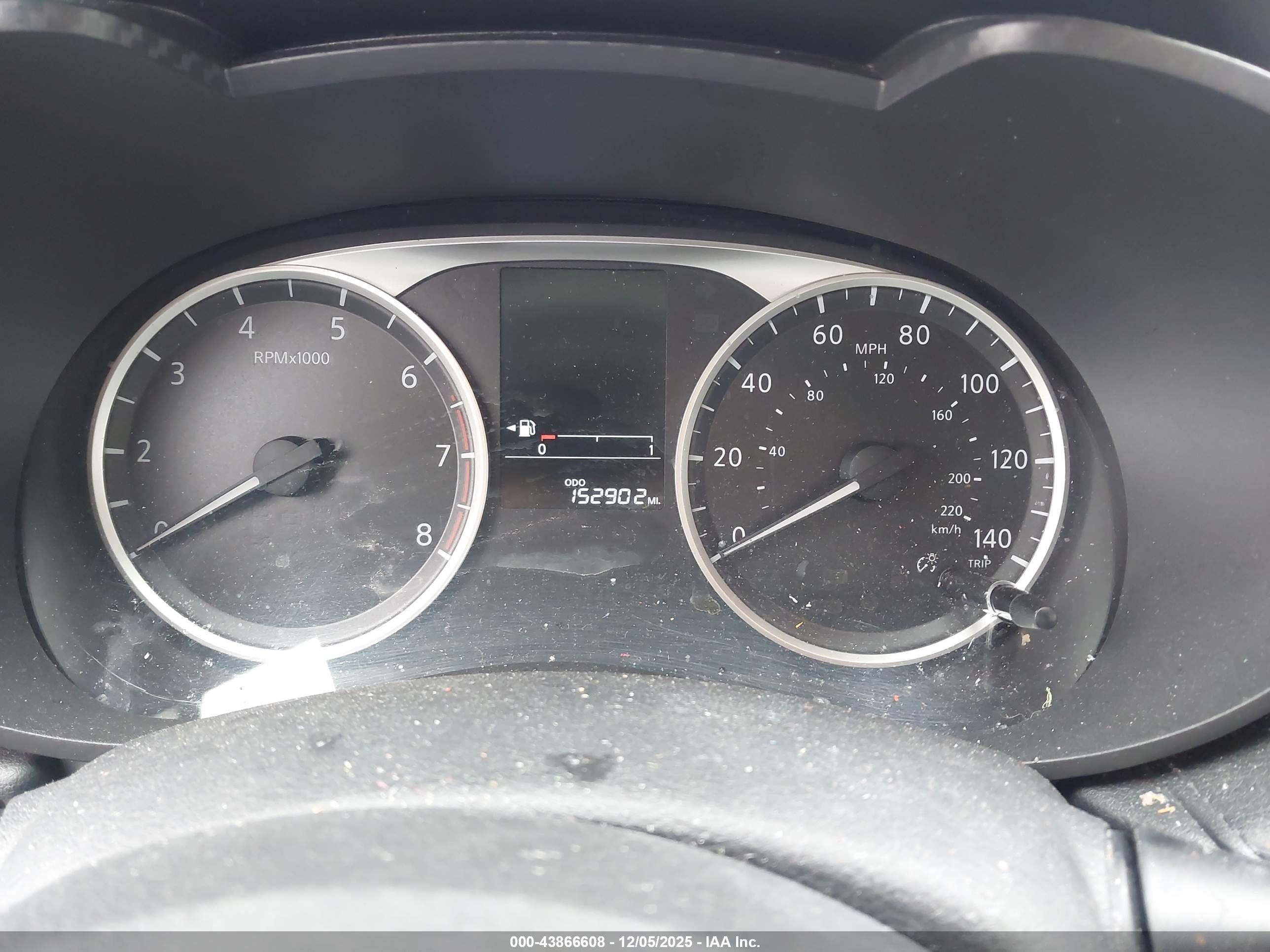 NISSAN VERSA image 7