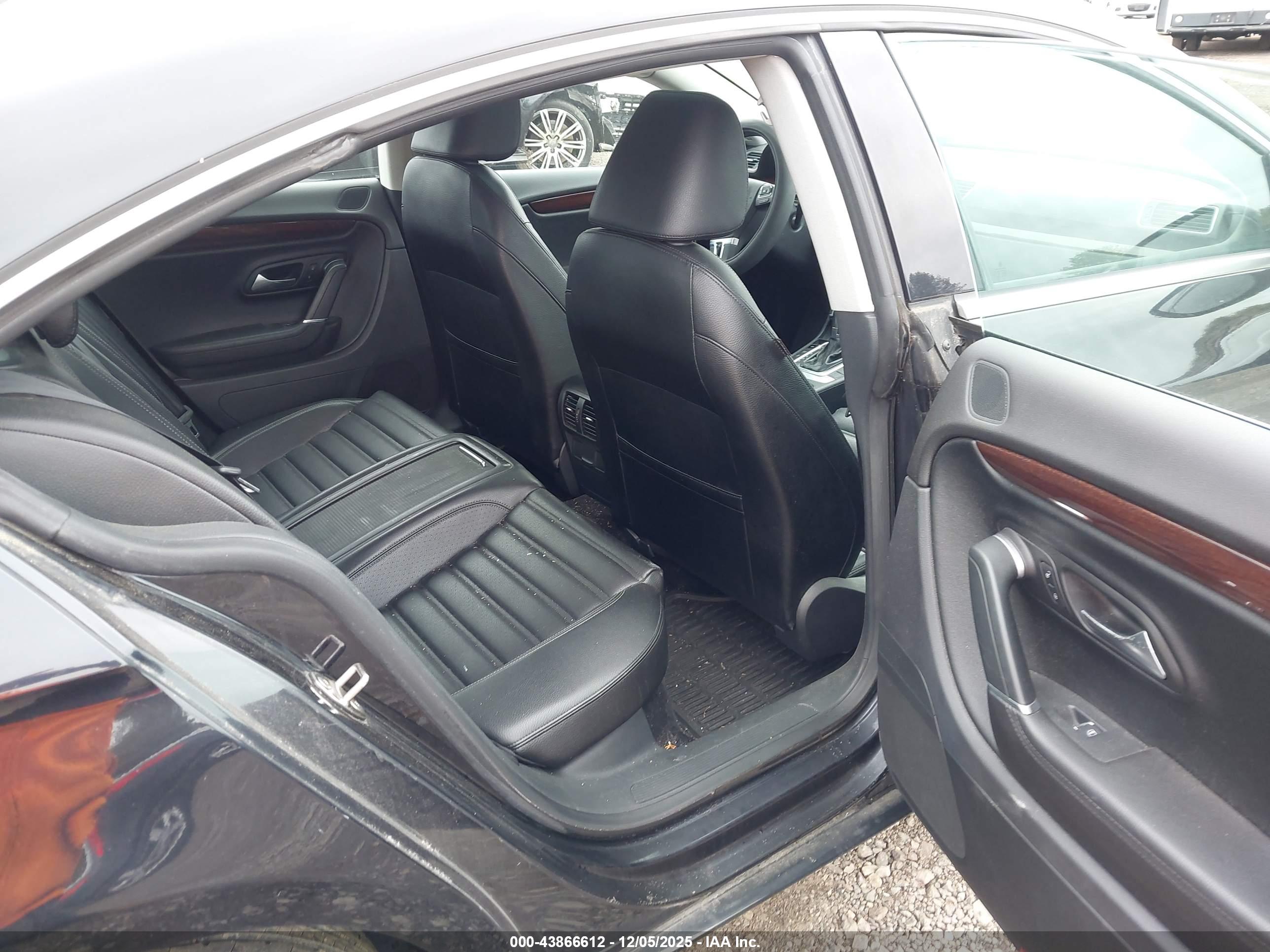 VOLKSWAGEN CC image 8