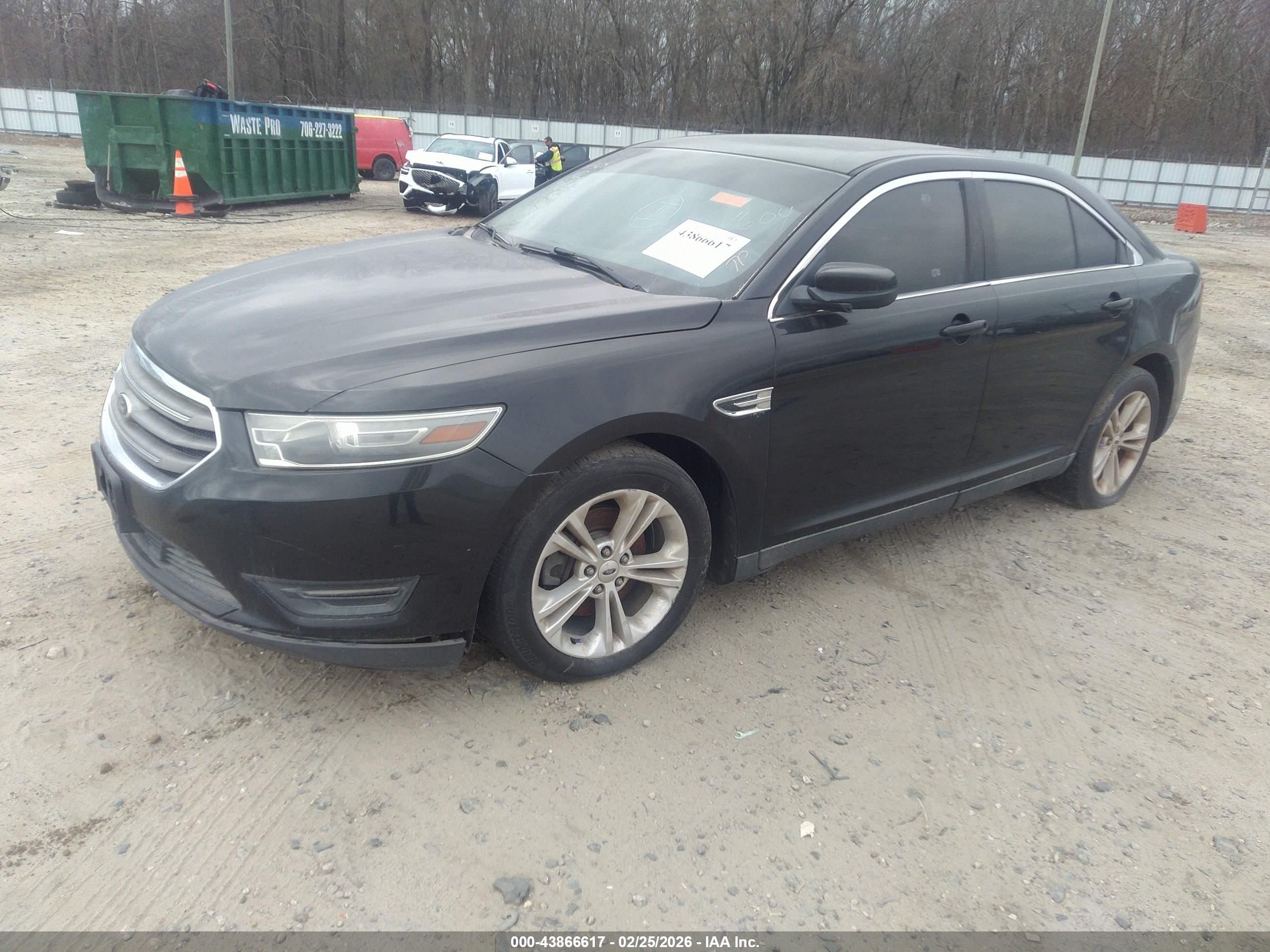 FORD TAURUS image 2