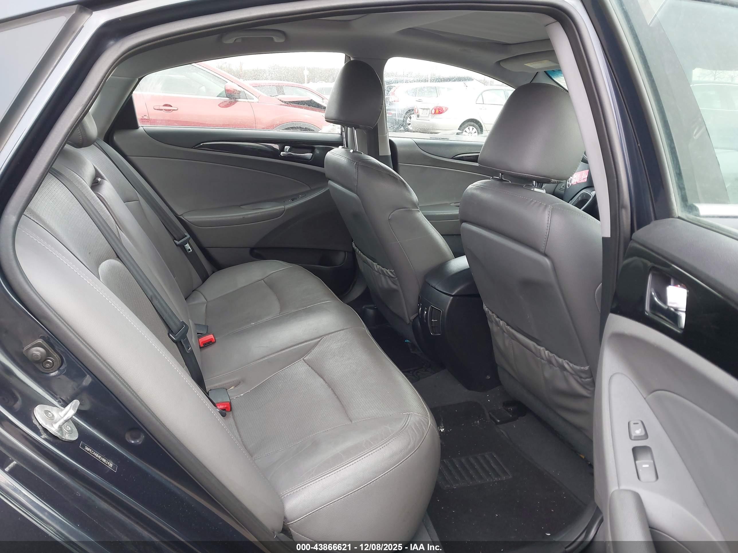 HYUNDAI SONATA image 8