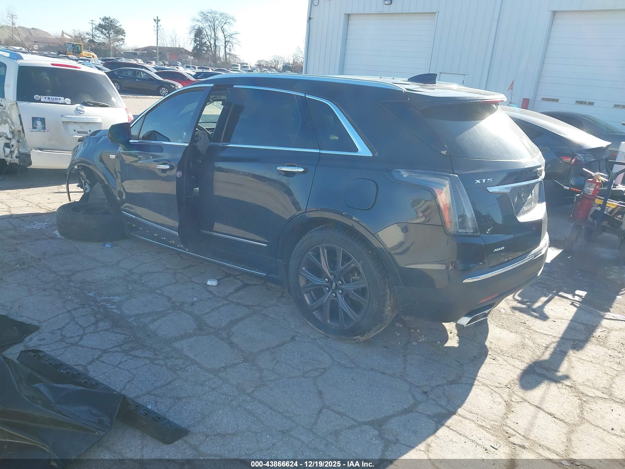 CADILLAC XT5 image 3