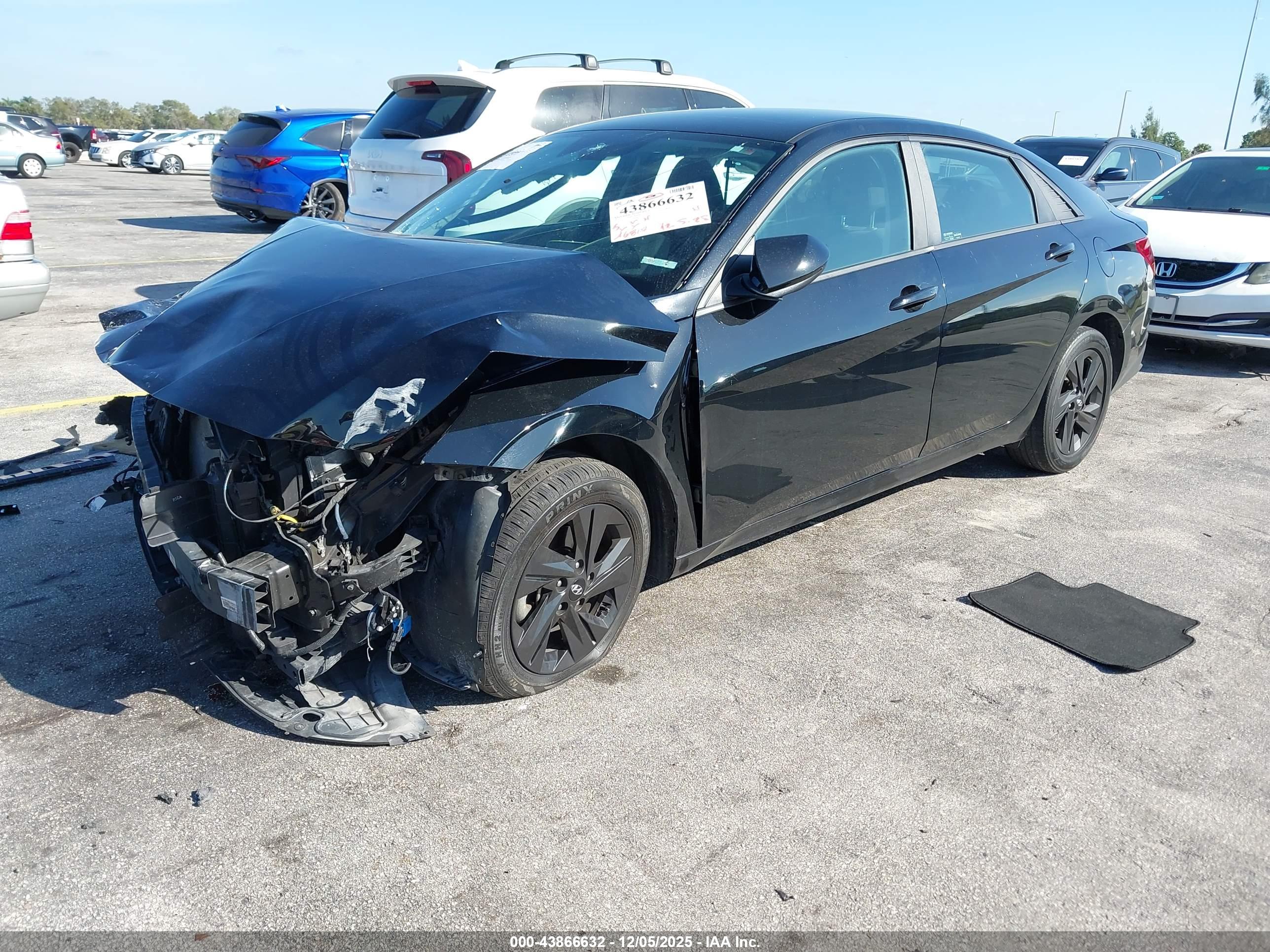 HYUNDAI ELANTRA image 2