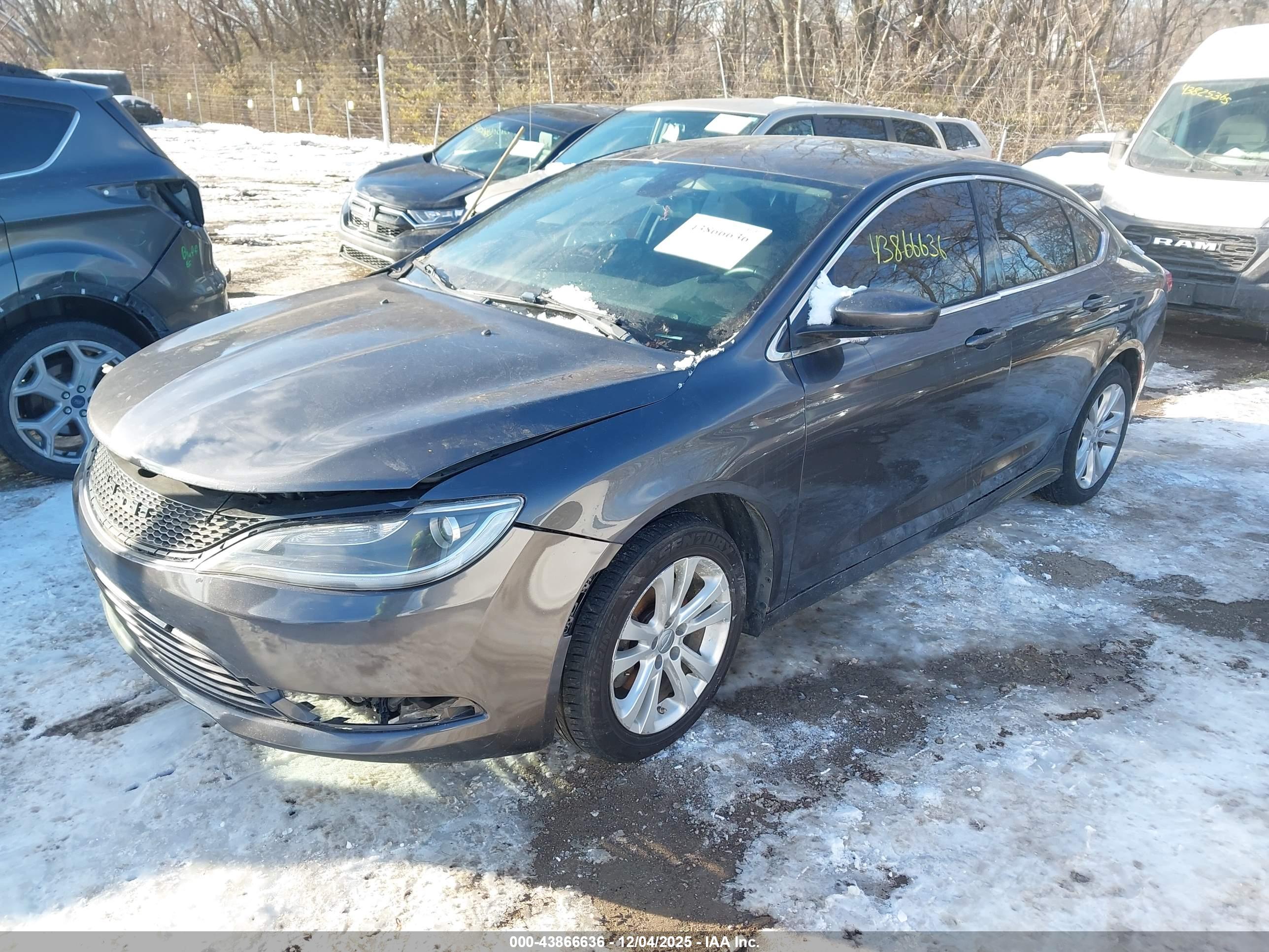 CHRYSLER 200 image 2