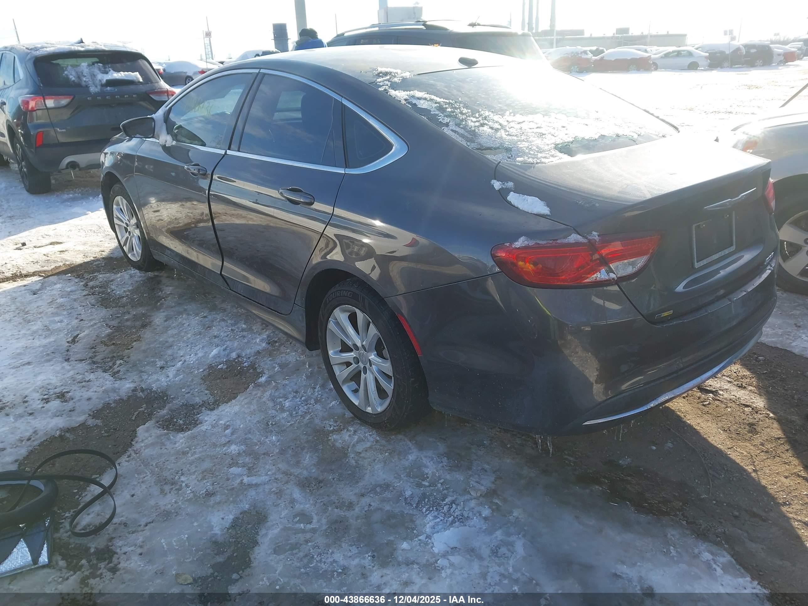 CHRYSLER 200 image 3