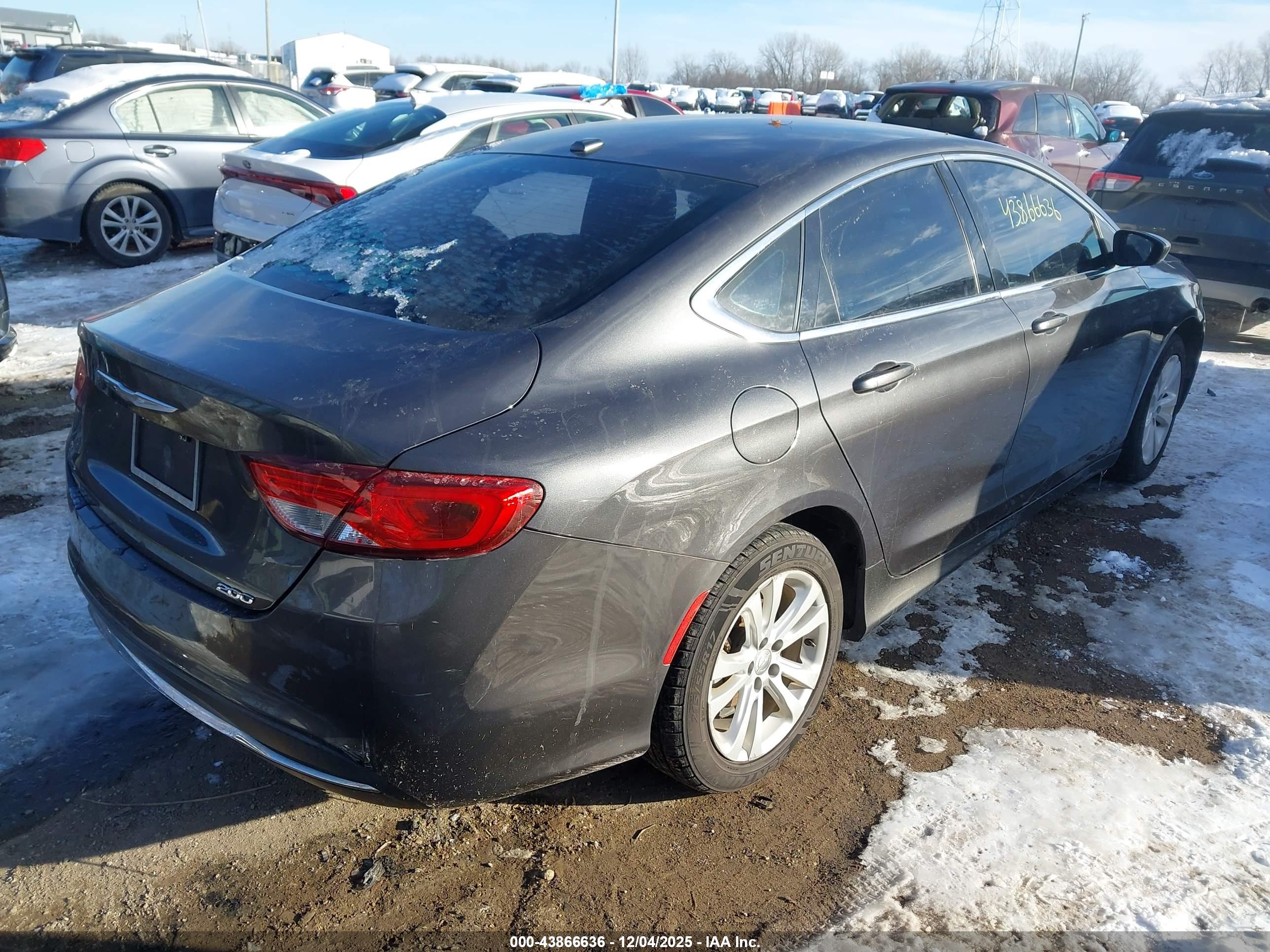 CHRYSLER 200 image 4