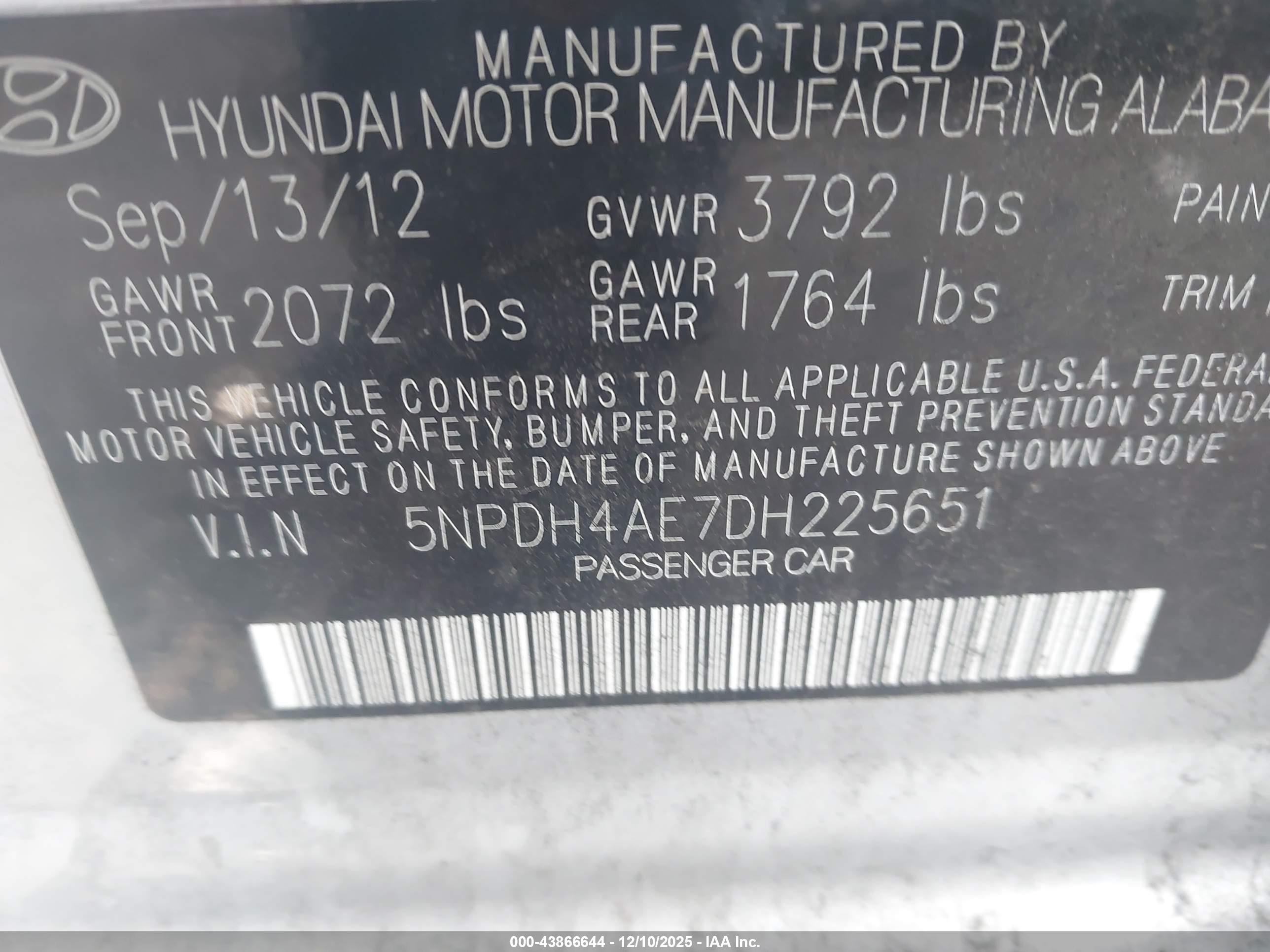 HYUNDAI ELANTRA image 9