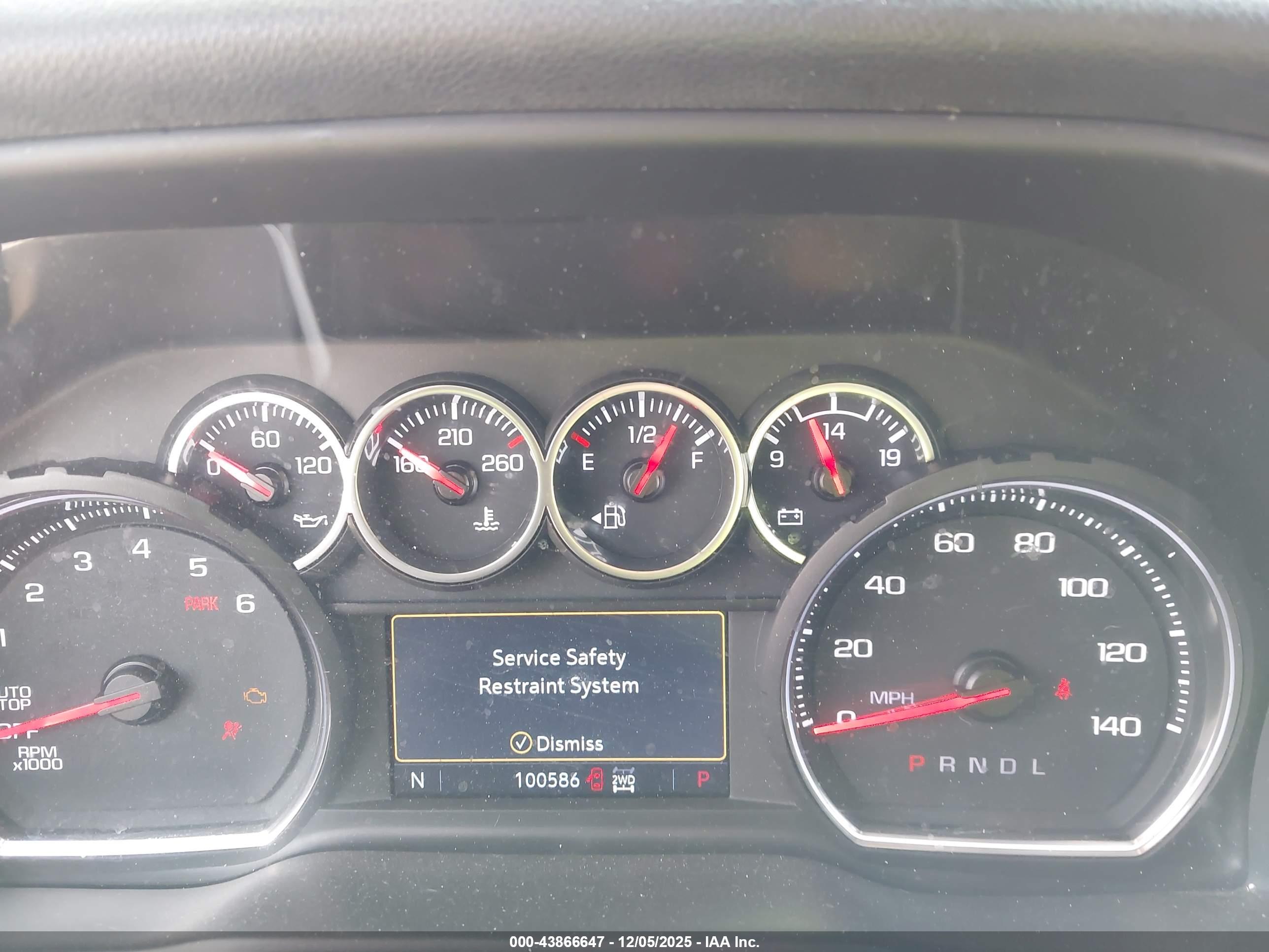 CHEVROLET SILVERADO image 7