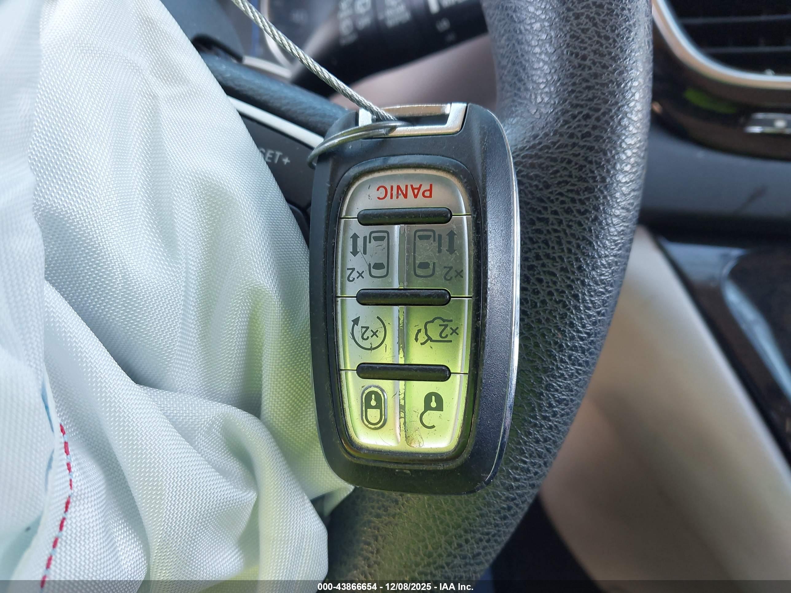 CHRYSLER VOYAGER image 11