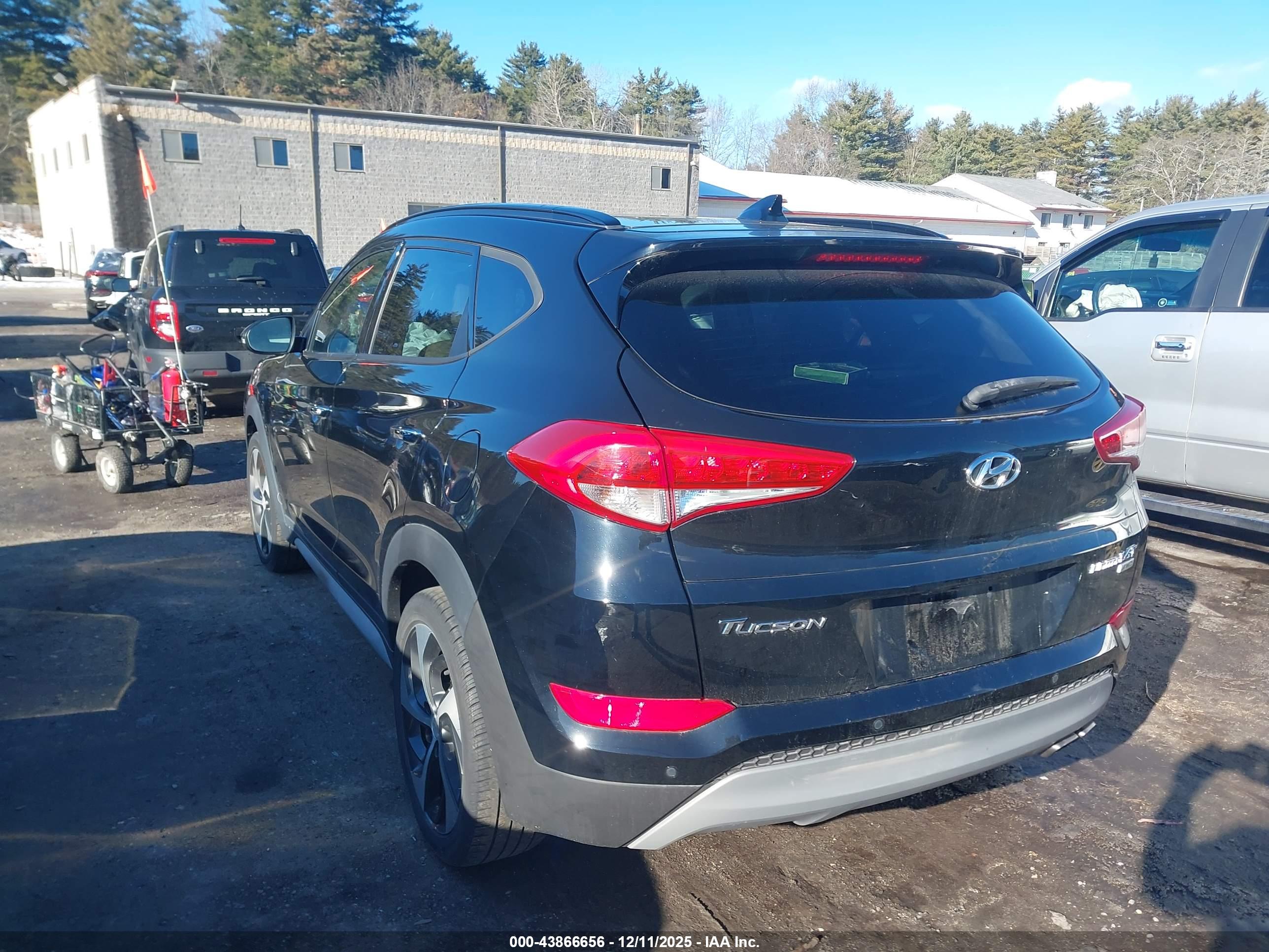HYUNDAI TUCSON image 3