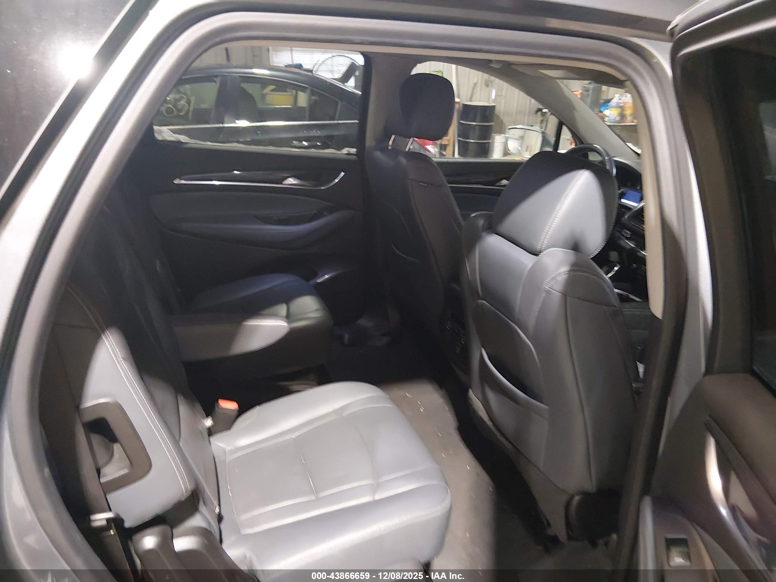 BUICK ENCLAVE image 8