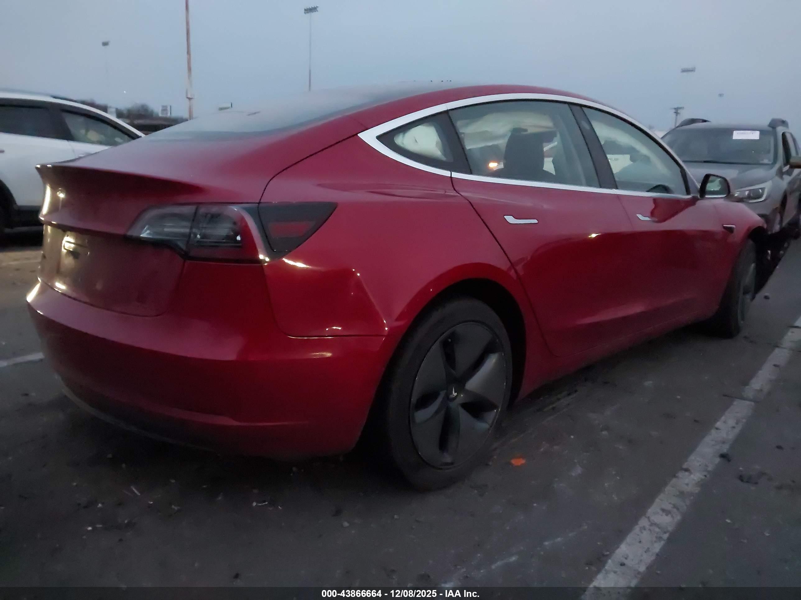 TESLA MODEL image 4