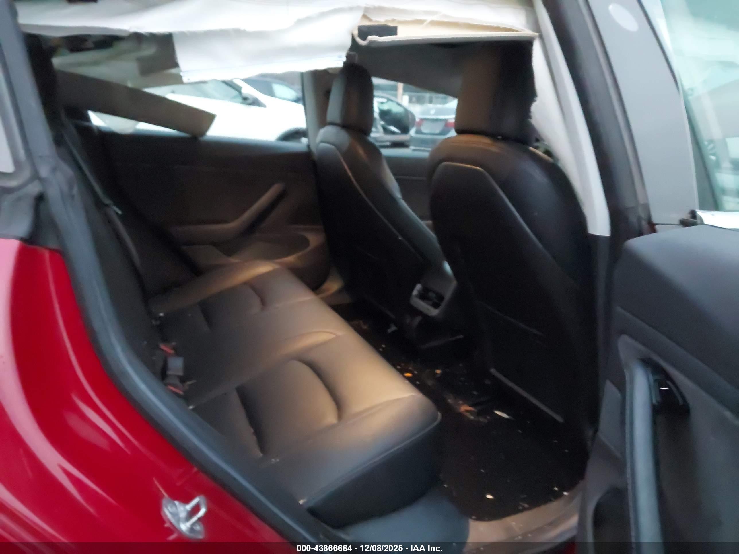 TESLA MODEL image 8