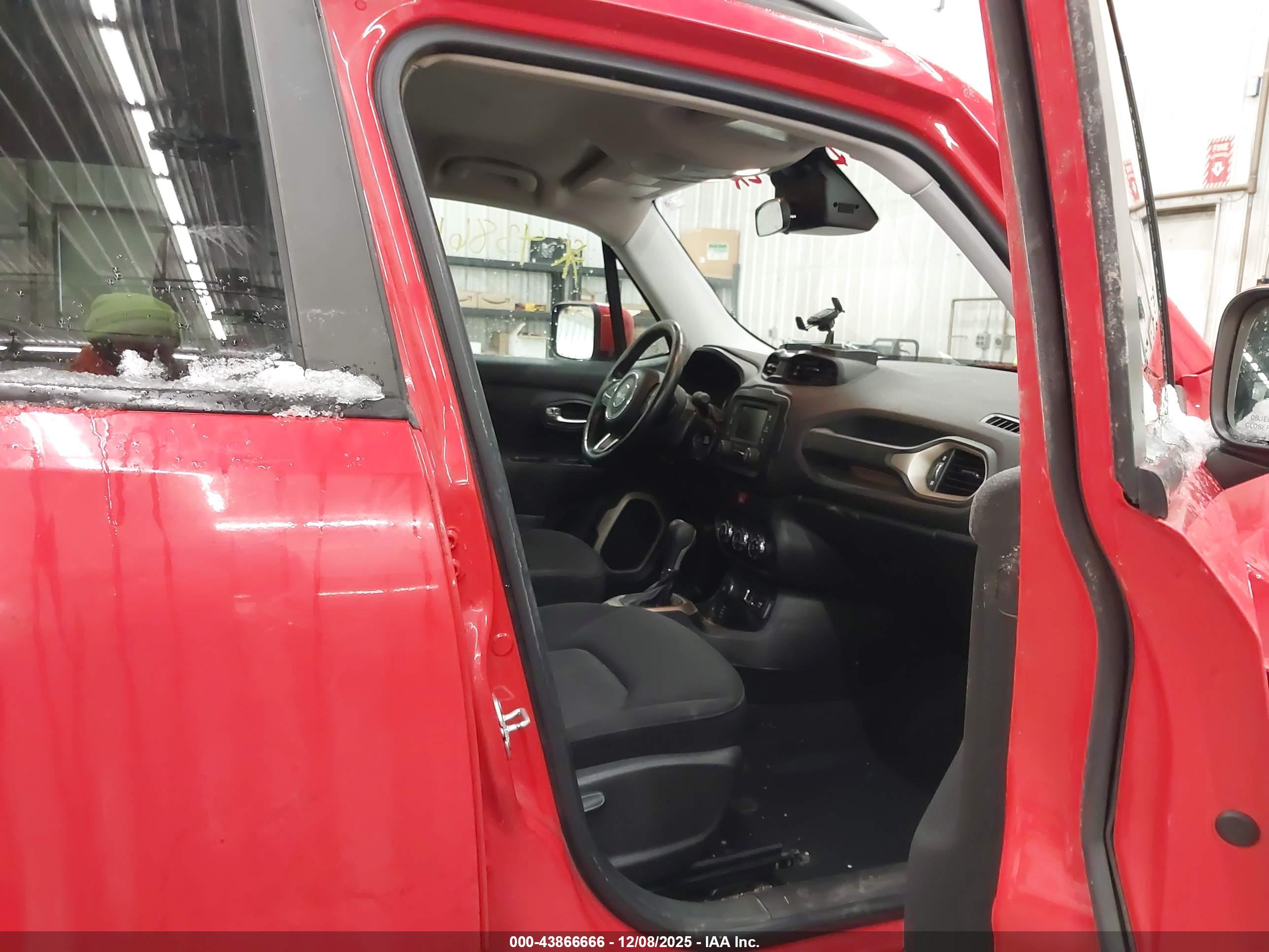 JEEP RENEGADE image 5