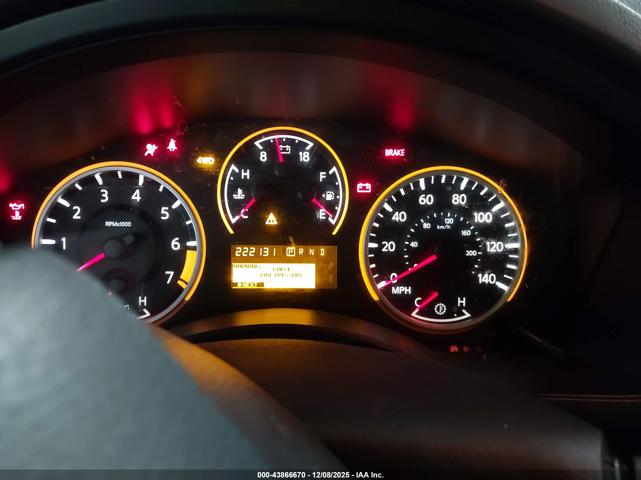 NISSAN ARMADA image 7