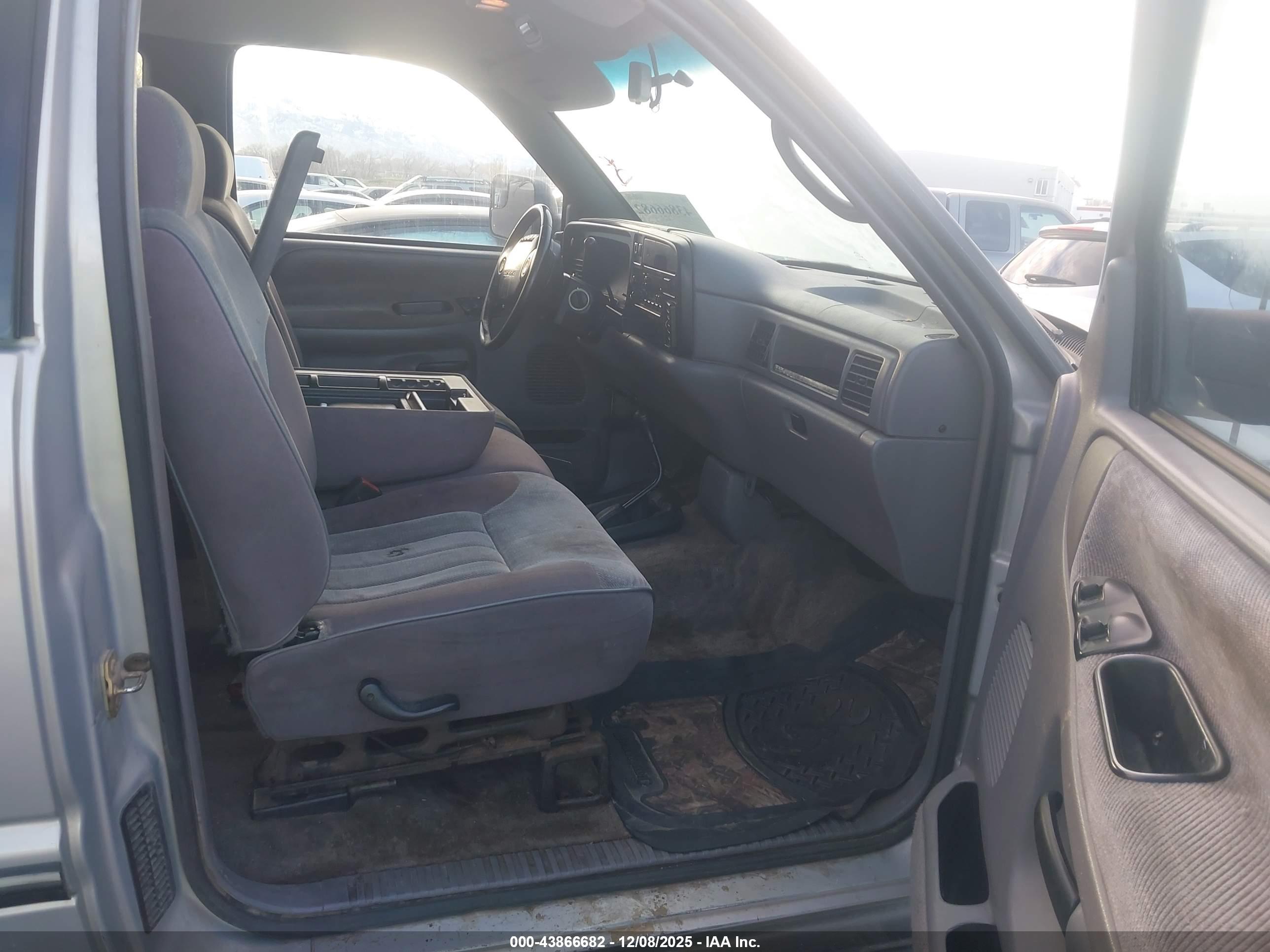 DODGE RAM image 5