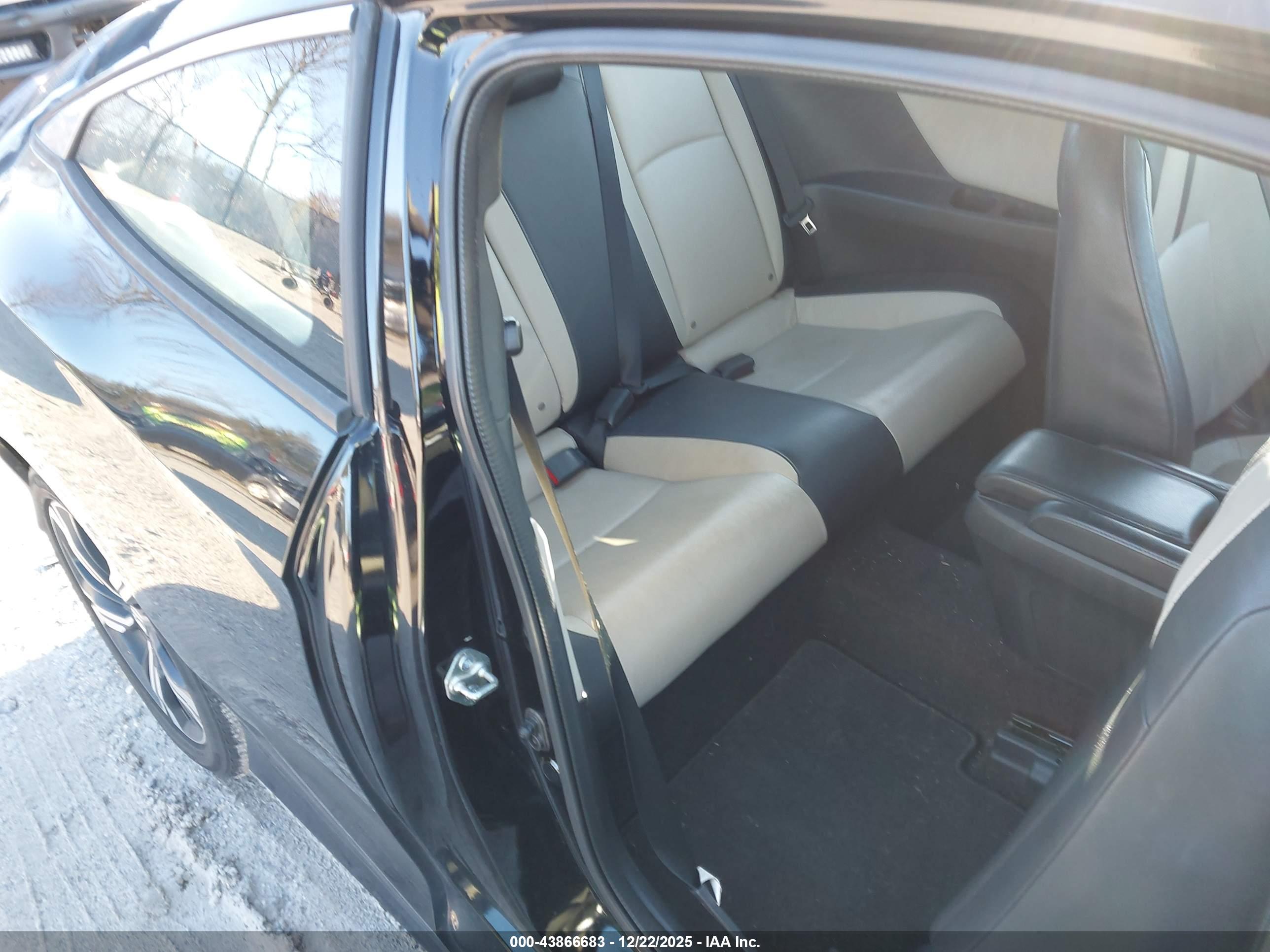 HONDA CIVIC image 8