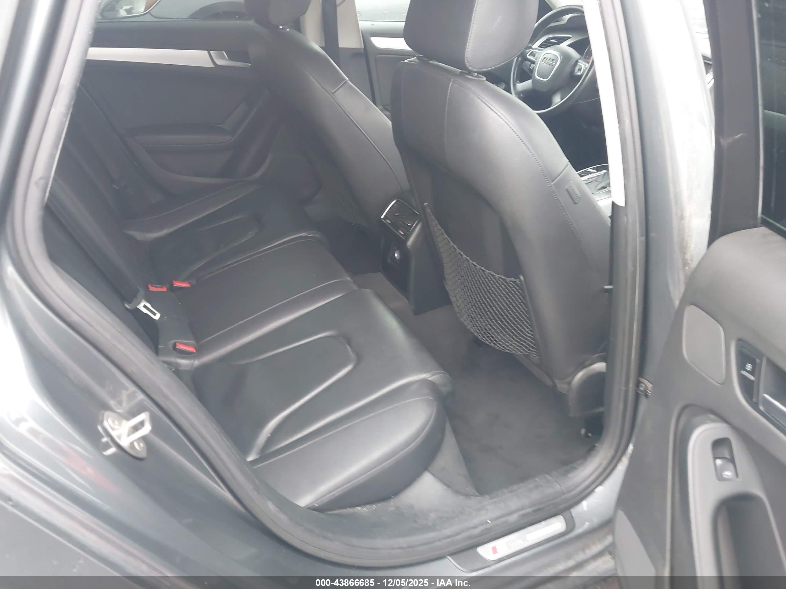 AUDI A4 image 8