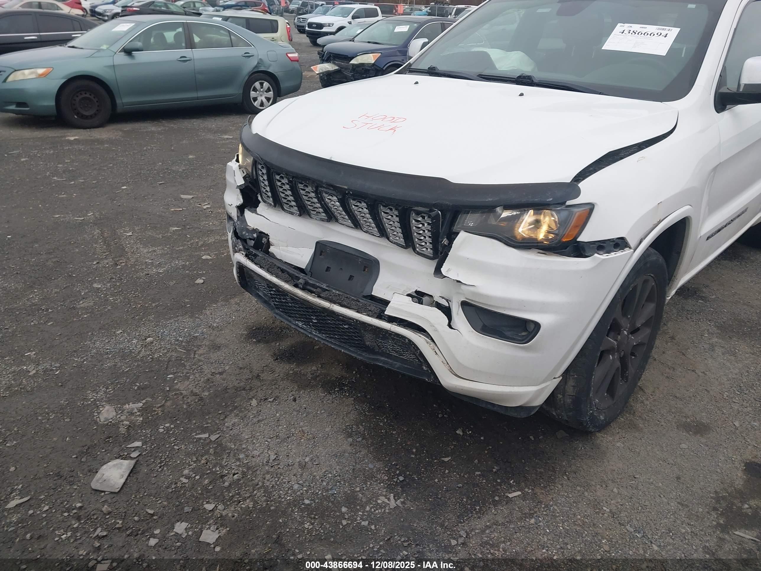 JEEP GRAND image 6