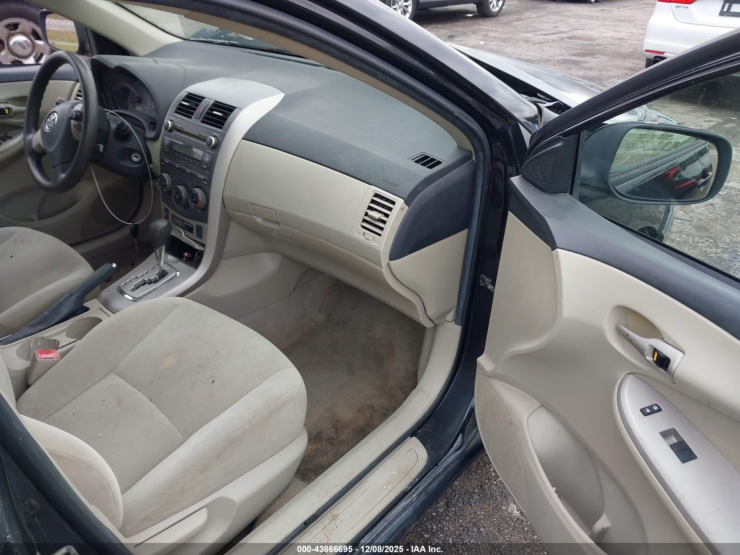 TOYOTA COROLLA image 5