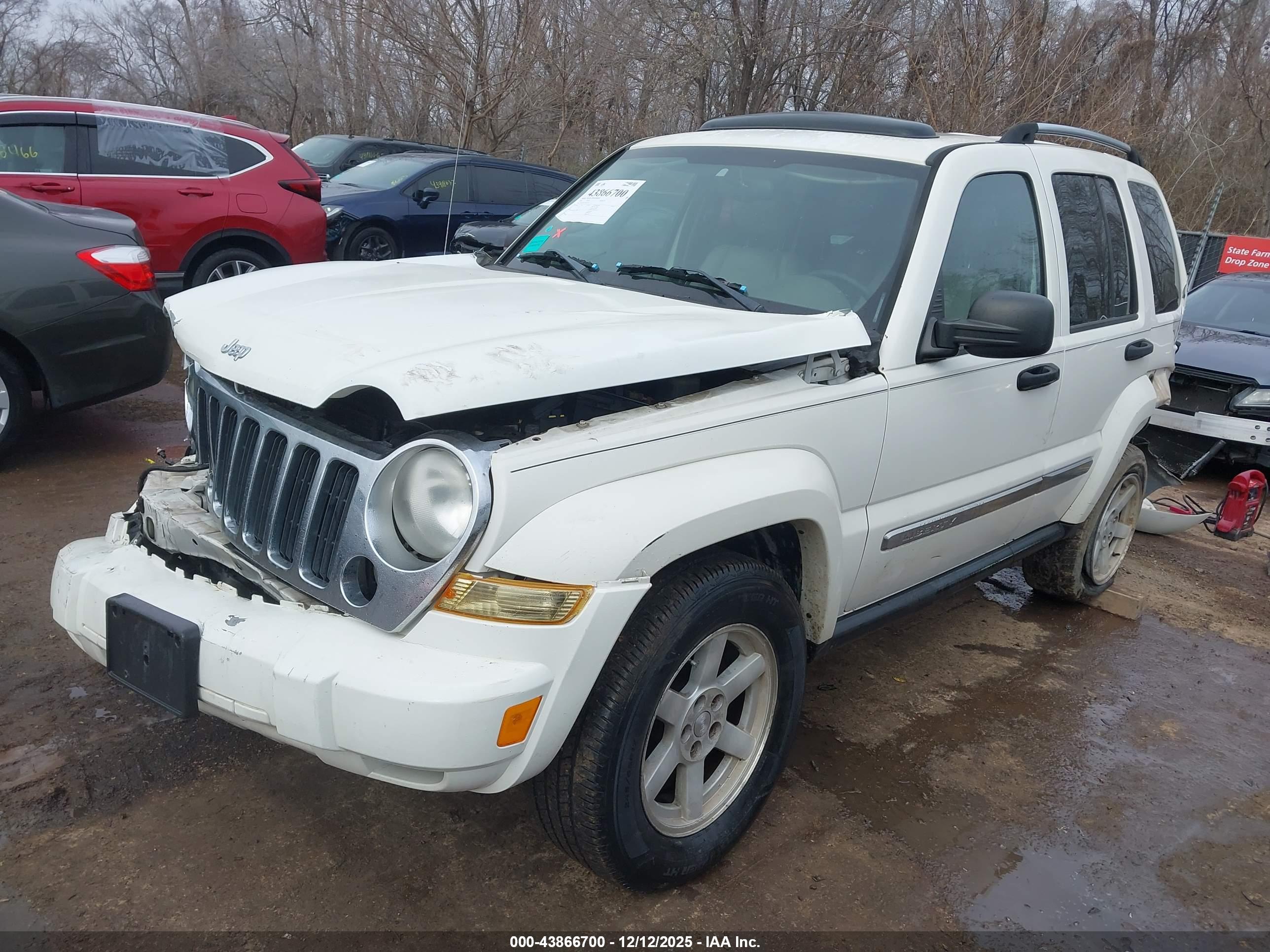 JEEP LIBERTY image 2