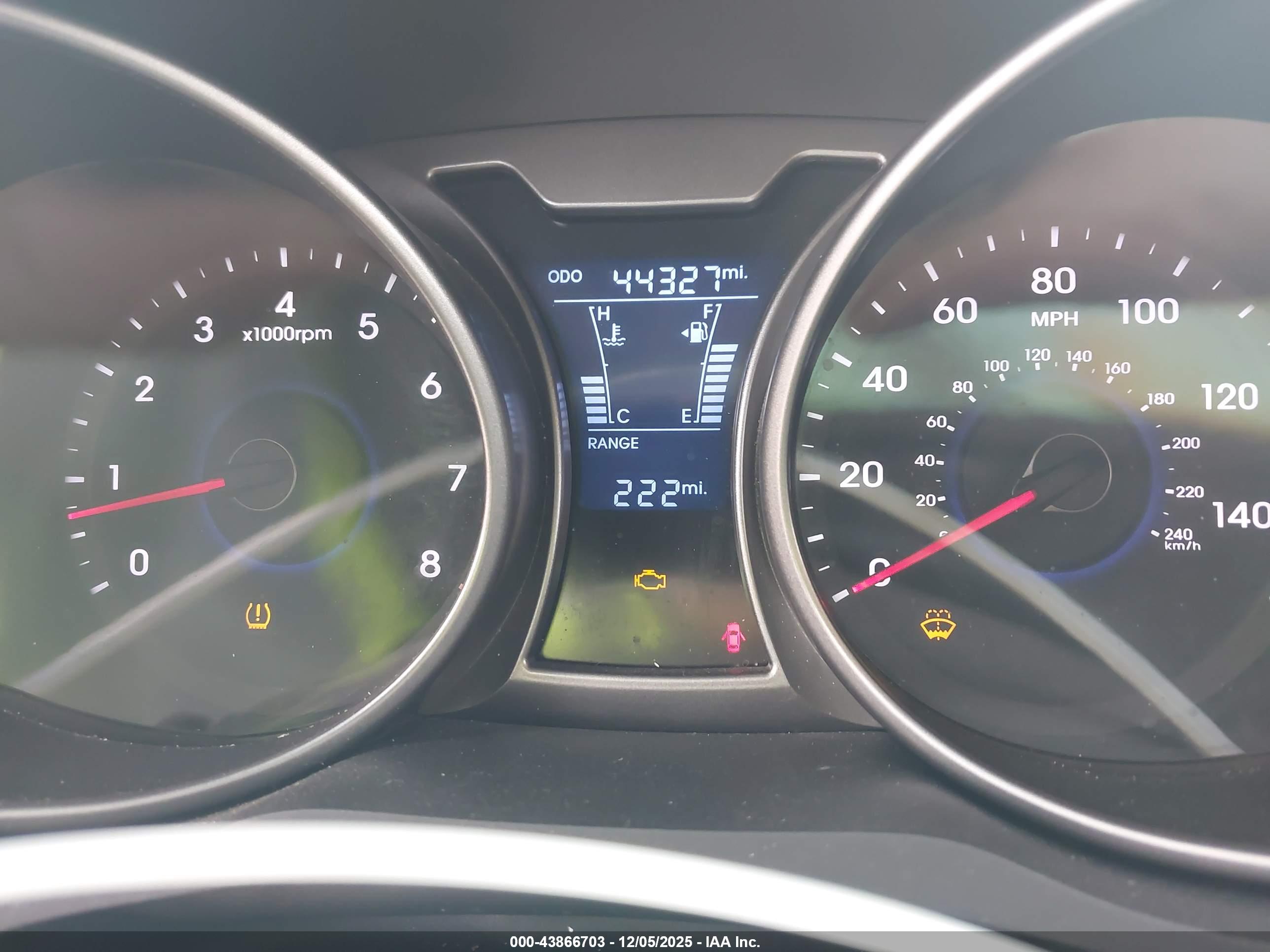HYUNDAI VELOSTER image 7
