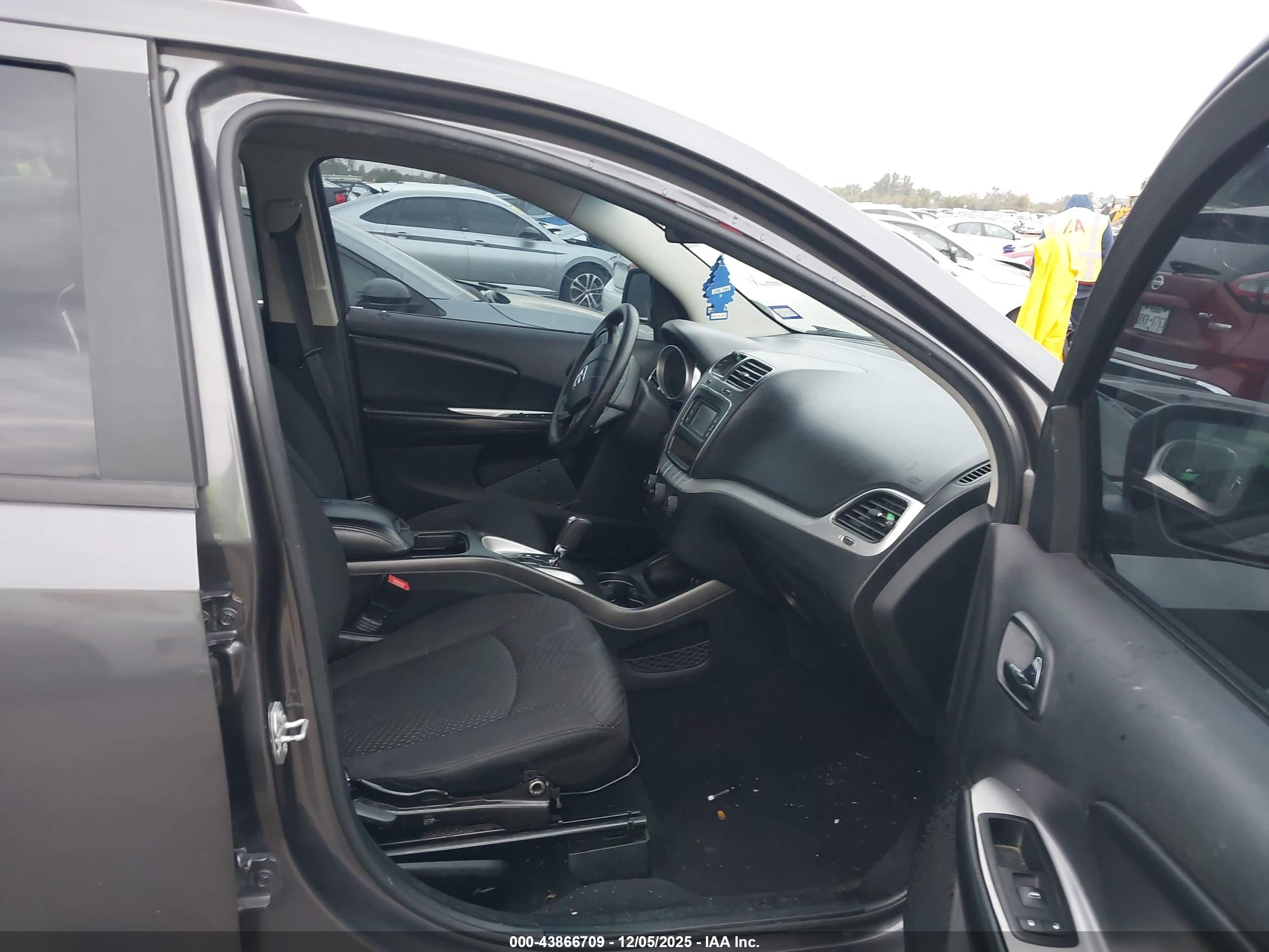 DODGE JOURNEY image 5