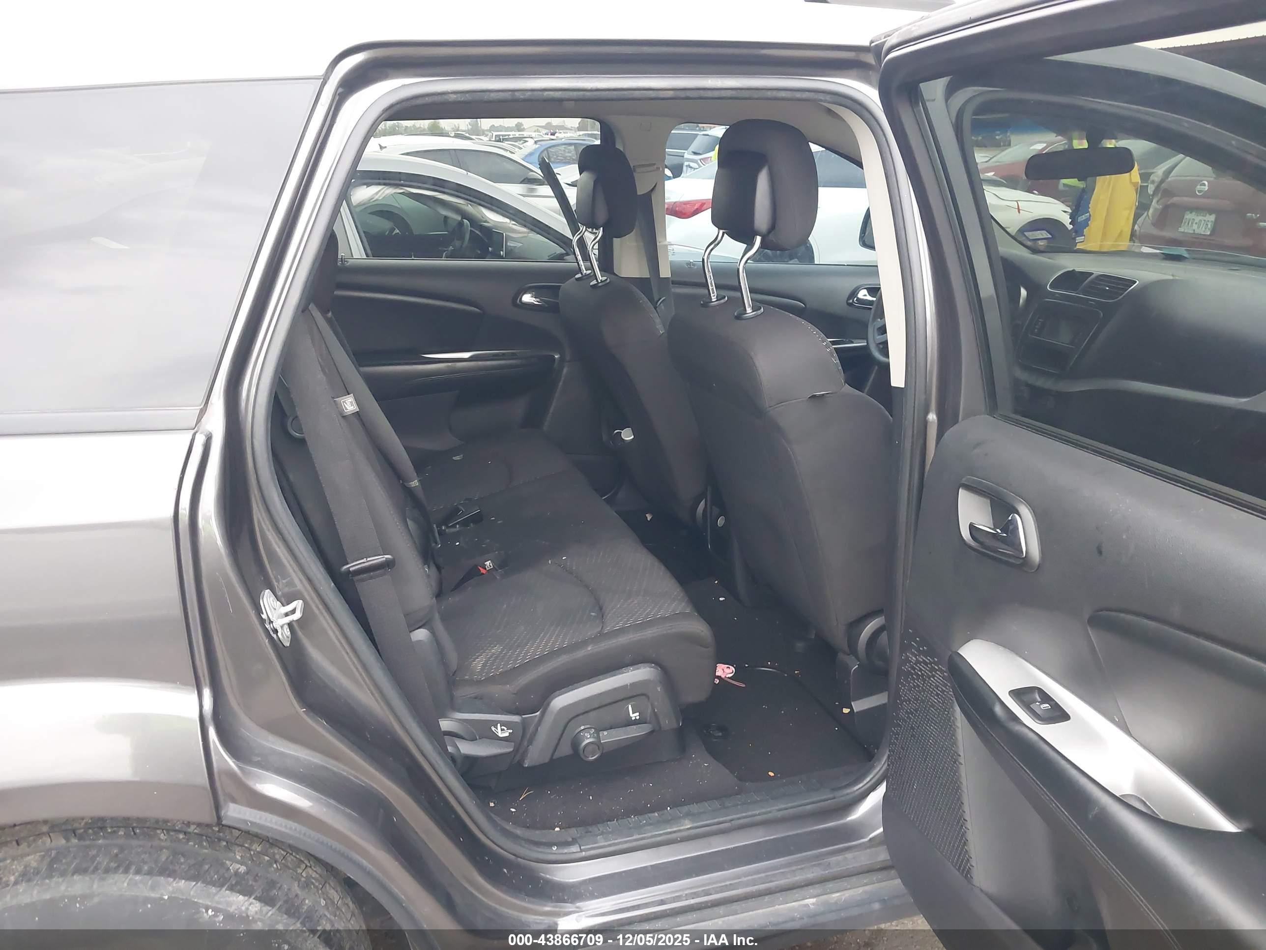 DODGE JOURNEY image 8