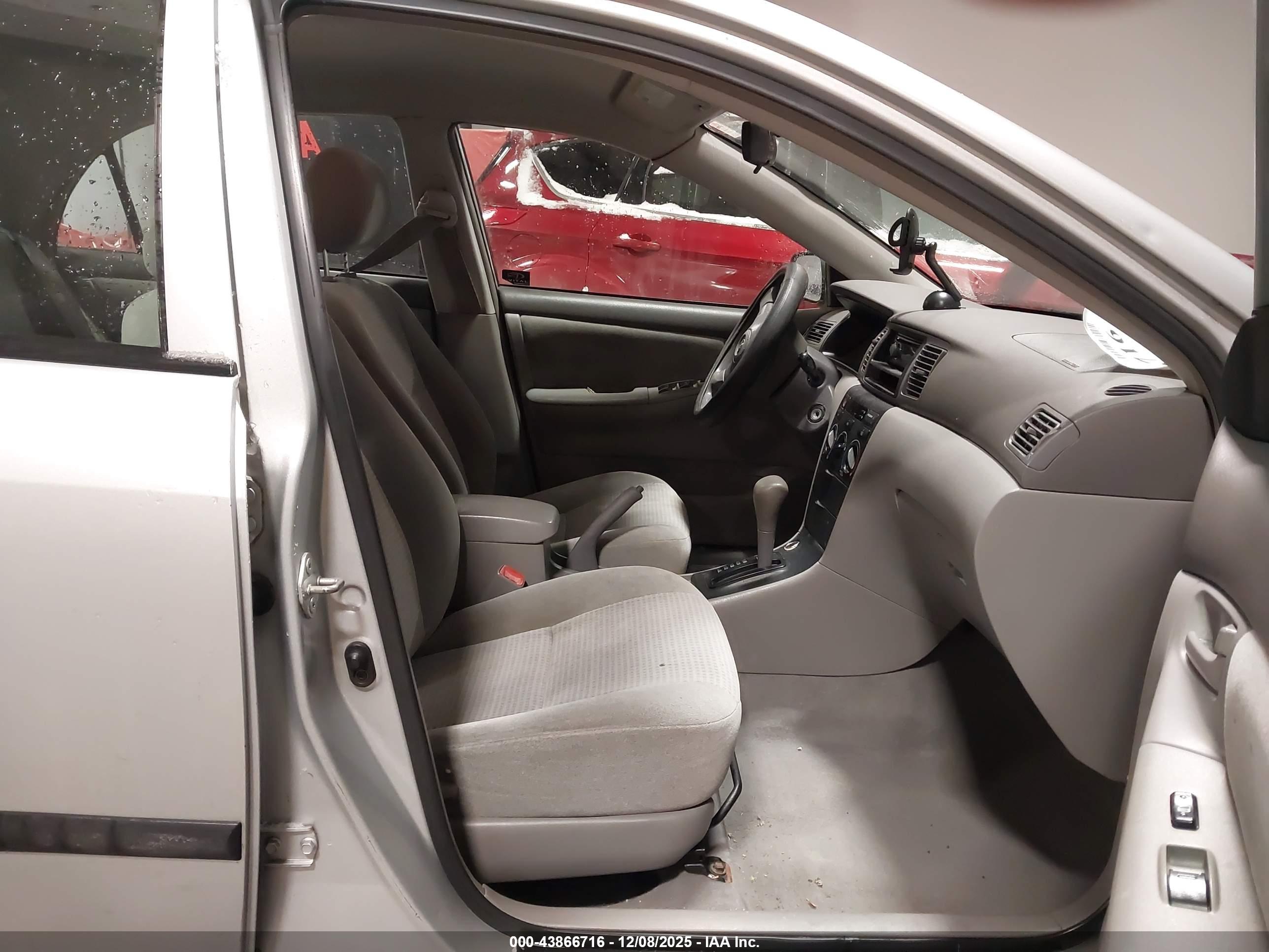 TOYOTA COROLLA image 5