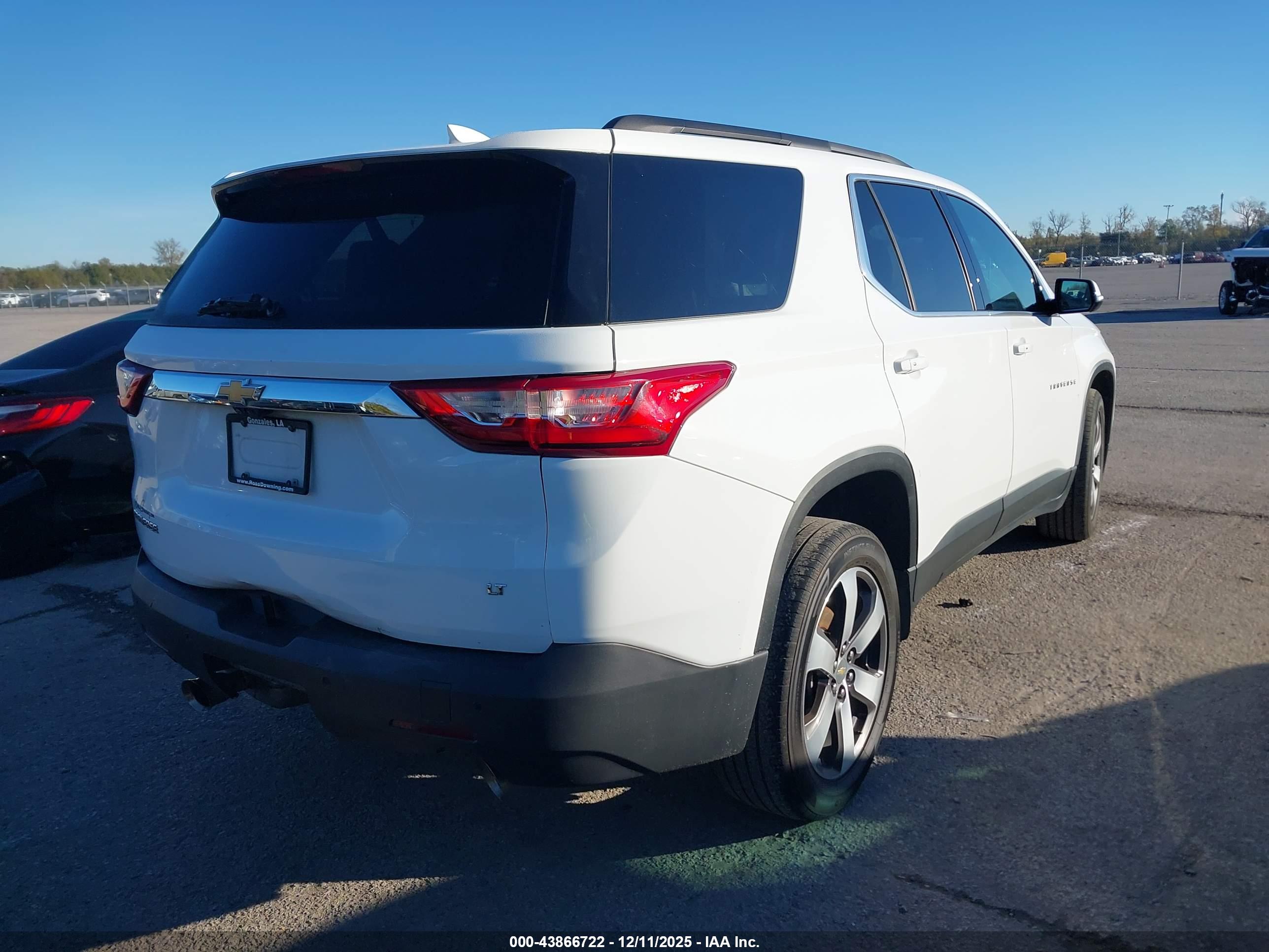 CHEVROLET TRAVERSE image 4