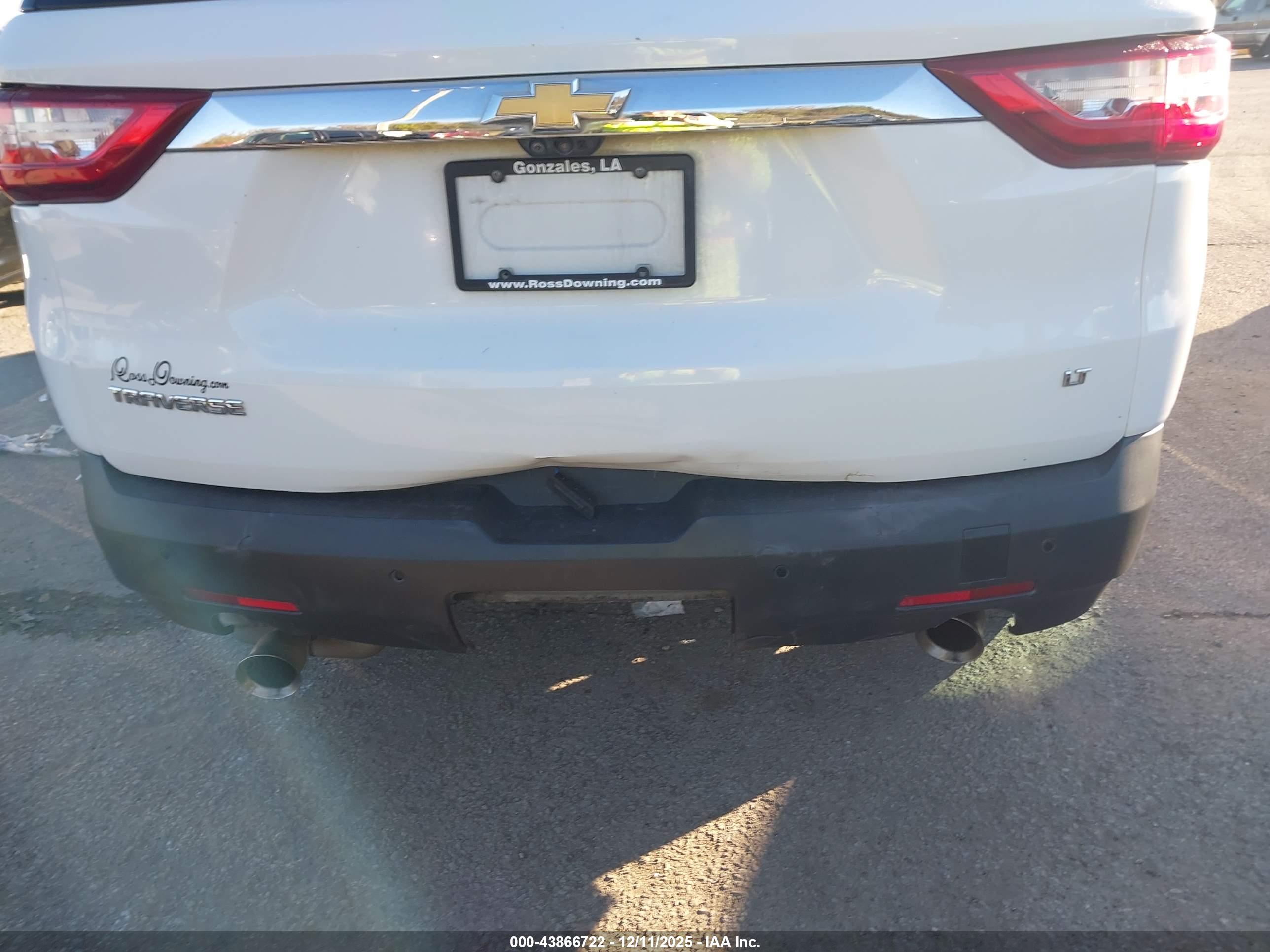 CHEVROLET TRAVERSE image 6