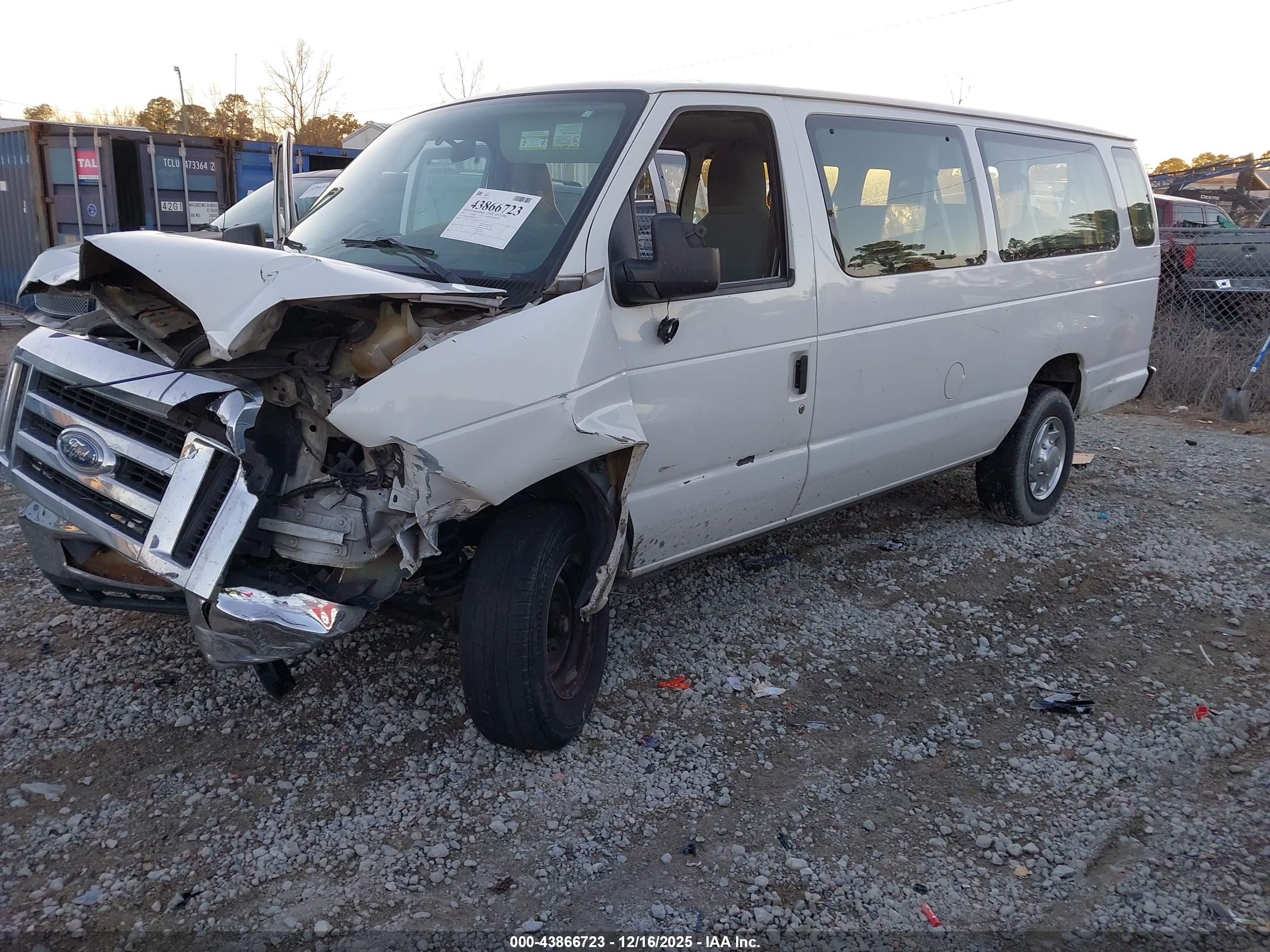 FORD E-350 image 2