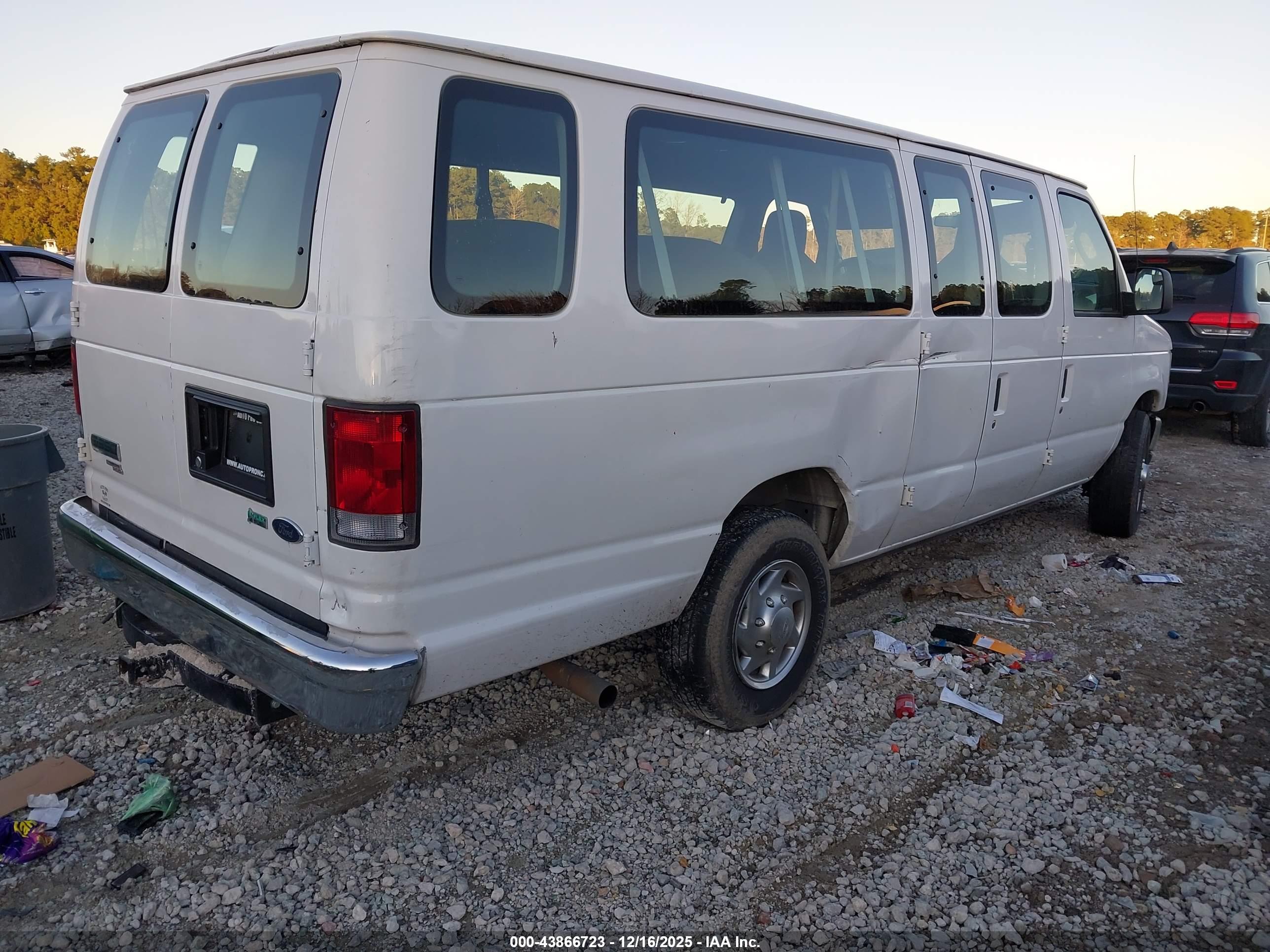 FORD E-350 image 4